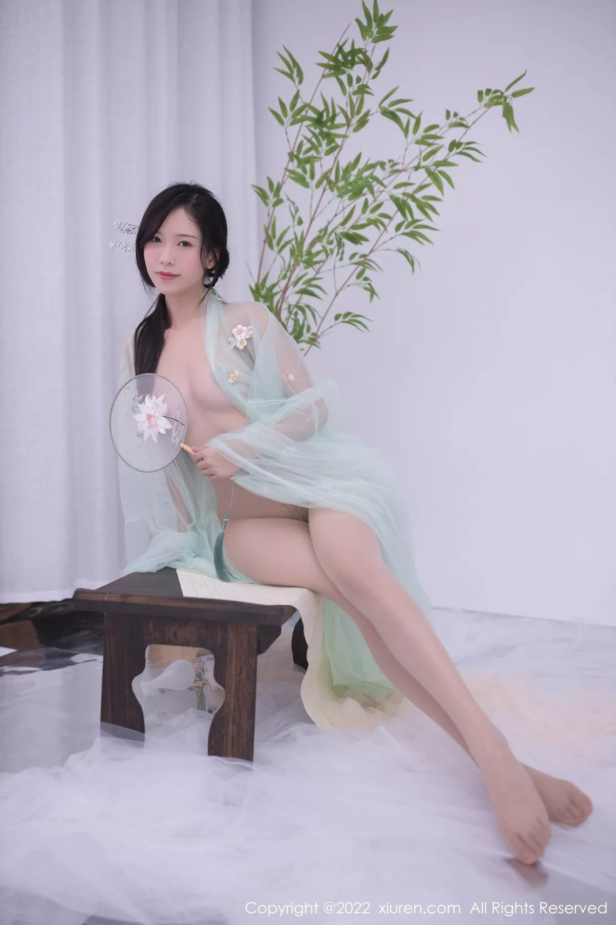 秀人集.com_[XiuRen秀人网]No.5345_模特利世私房性感淡绿色轻透古装服饰透视秀火辣身材诱惑写真72P