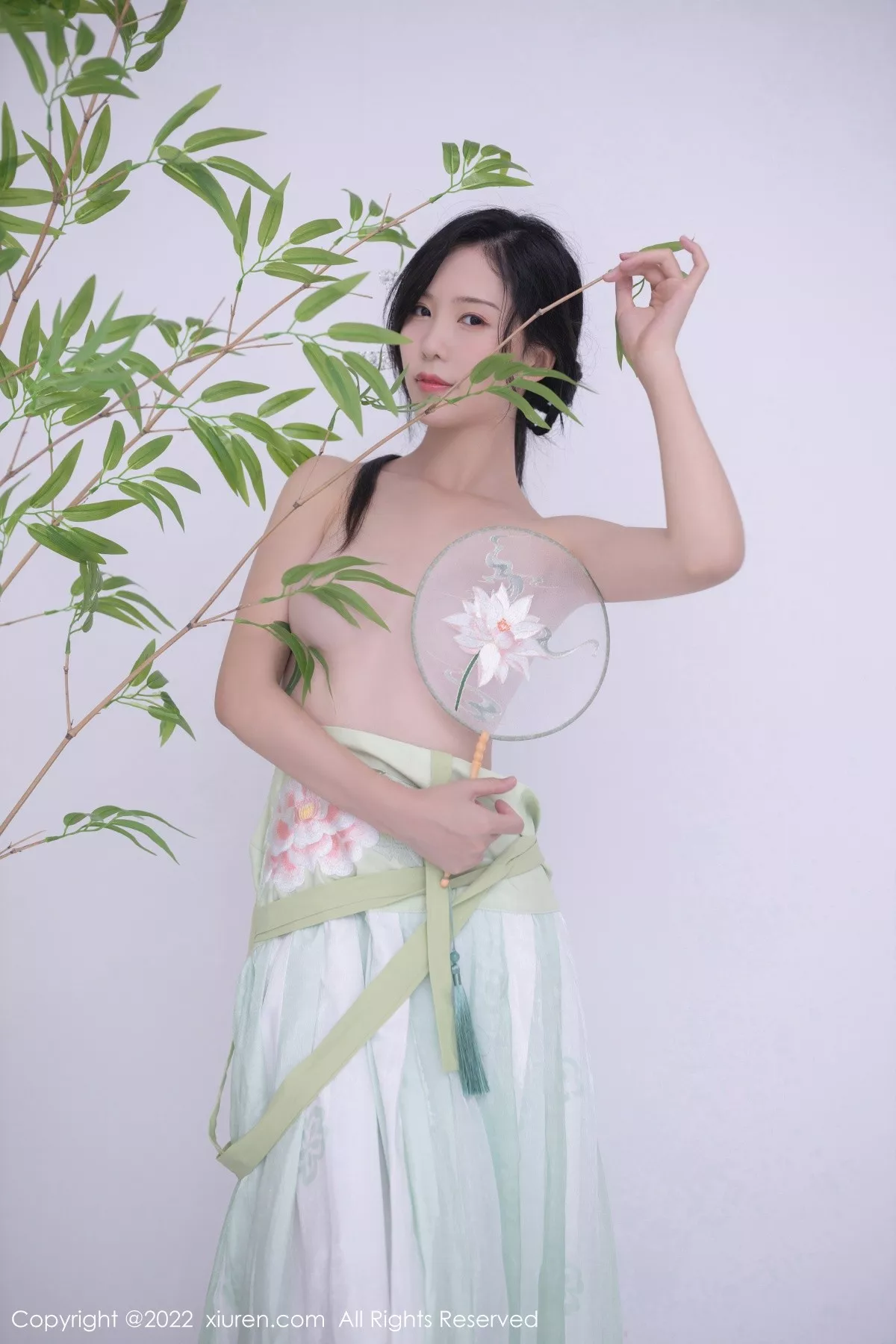 秀人集.com_[XiuRen秀人网]No.5345_模特利世私房性感淡绿色轻透古装服饰透视秀火辣身材诱惑写真72P