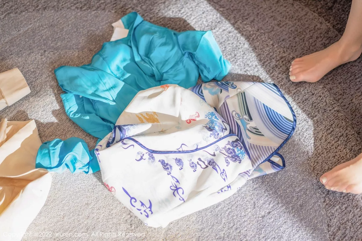 秀人集.com_[XiuRen秀人网]No.5462_模特张思允Nice＆是小逗逗都市丽人装扮私房半脱撩人诱惑写真80P