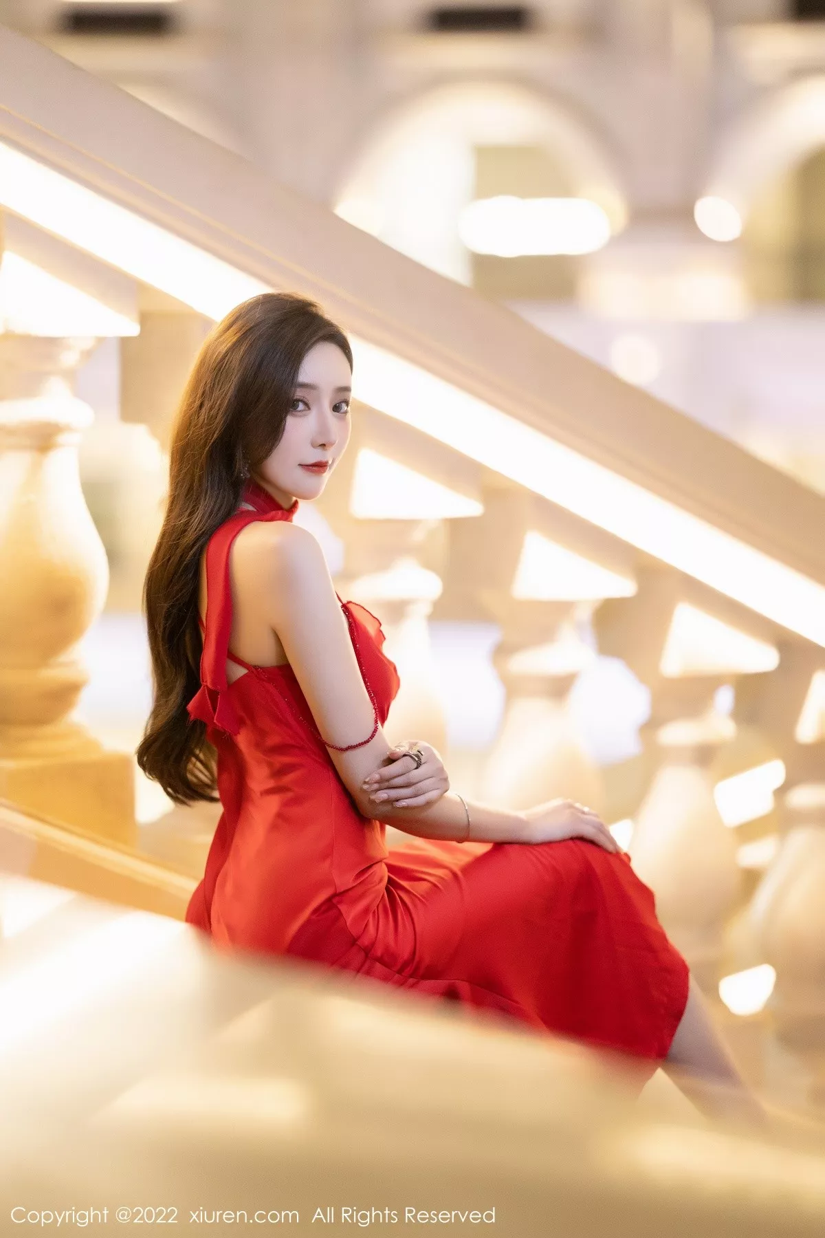 秀人集.com_[XiuRen秀人网]No.5470_女神王馨瑶yanni脱性感红色礼裙露金色条纹内衣完美诱惑写真78P