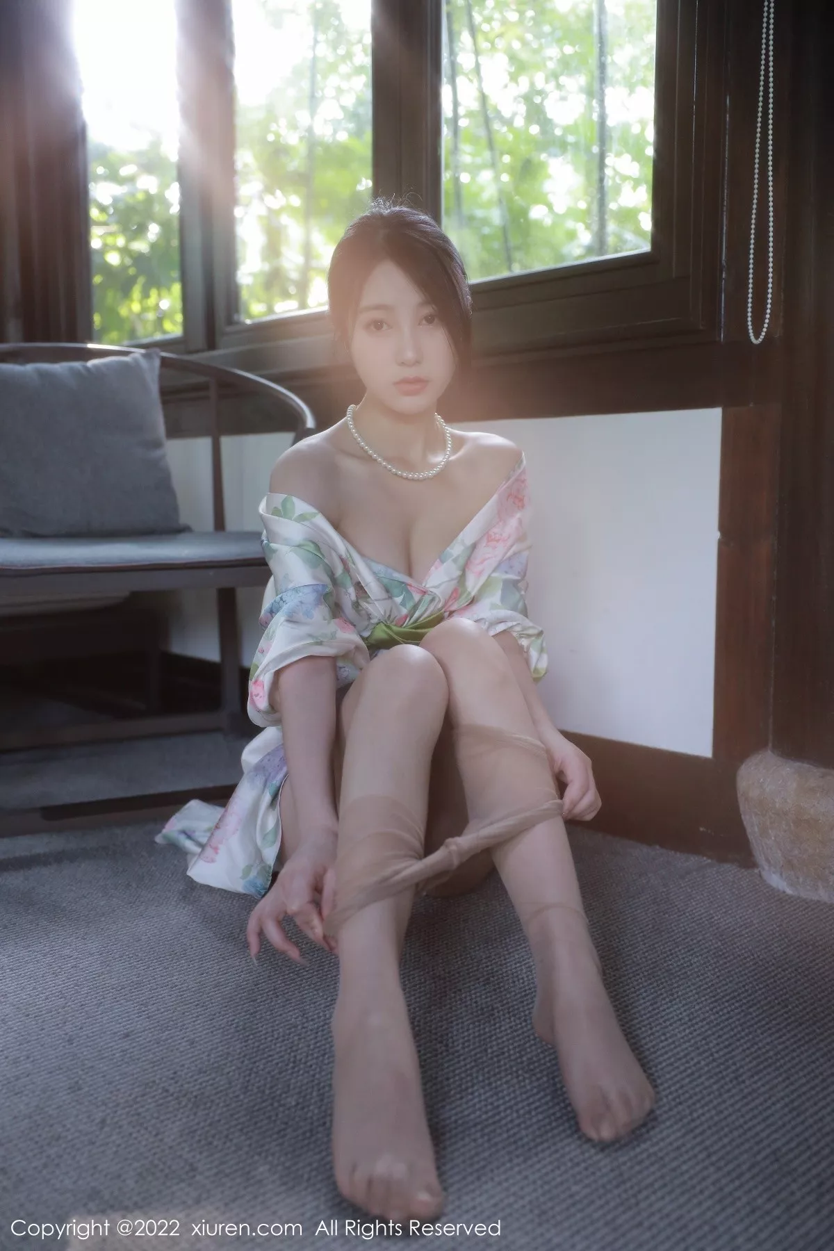 秀人集.com_[XiuRen秀人网]No.5514_模特谢晚晚性感白色带花纹长裙配原色丝袜秀完美身材诱惑写真111P