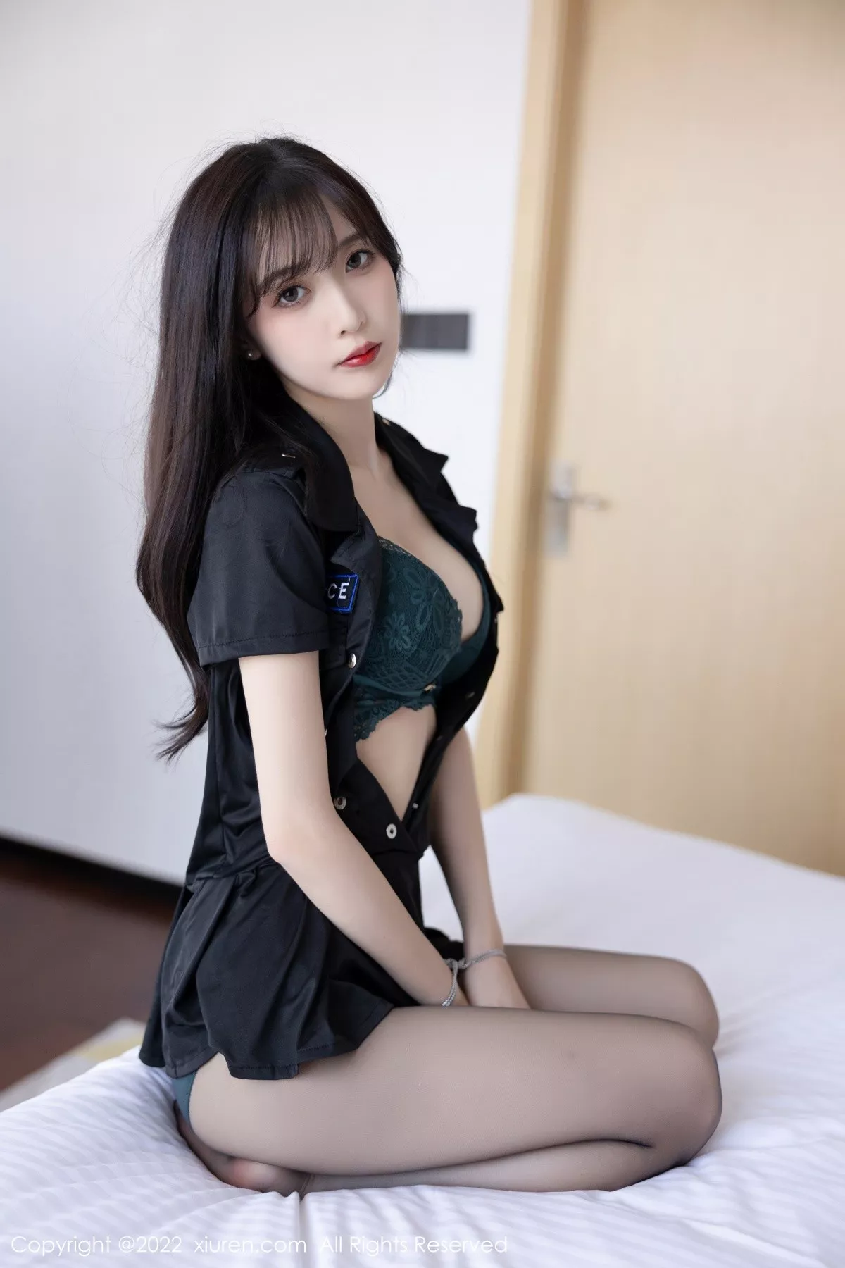秀人集.com_[XiuRen秀人网]No.5517_模特林星阑脱黑色制服露性感暗绿色蕾丝内衣超薄黑丝诱惑写真88P