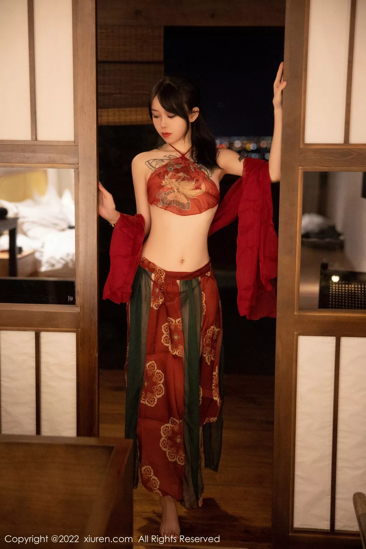 秀人集.com_[XiuRen秀人网]No.5527_模特奶瓶大理旅拍私房性感红色轻透古装服秀完美身材诱惑写真78P
