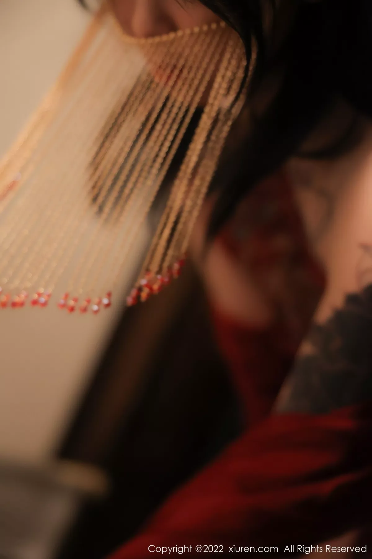 秀人集.com_[XiuRen秀人网]No.5527_模特奶瓶大理旅拍私房性感红色轻透古装服秀完美身材诱惑写真78P