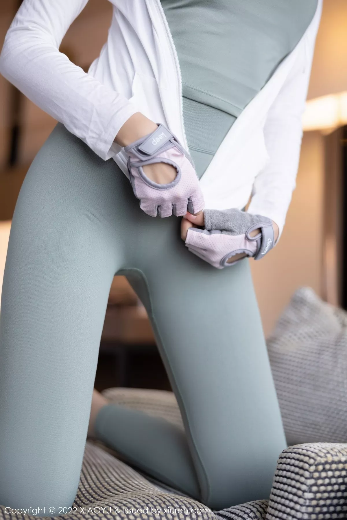 秀人集.com_[XiaoYu画语界]Vol.857_女神王馨瑶yanni健身所场绿灰色运动服半脱秀完美身材诱惑写真85P