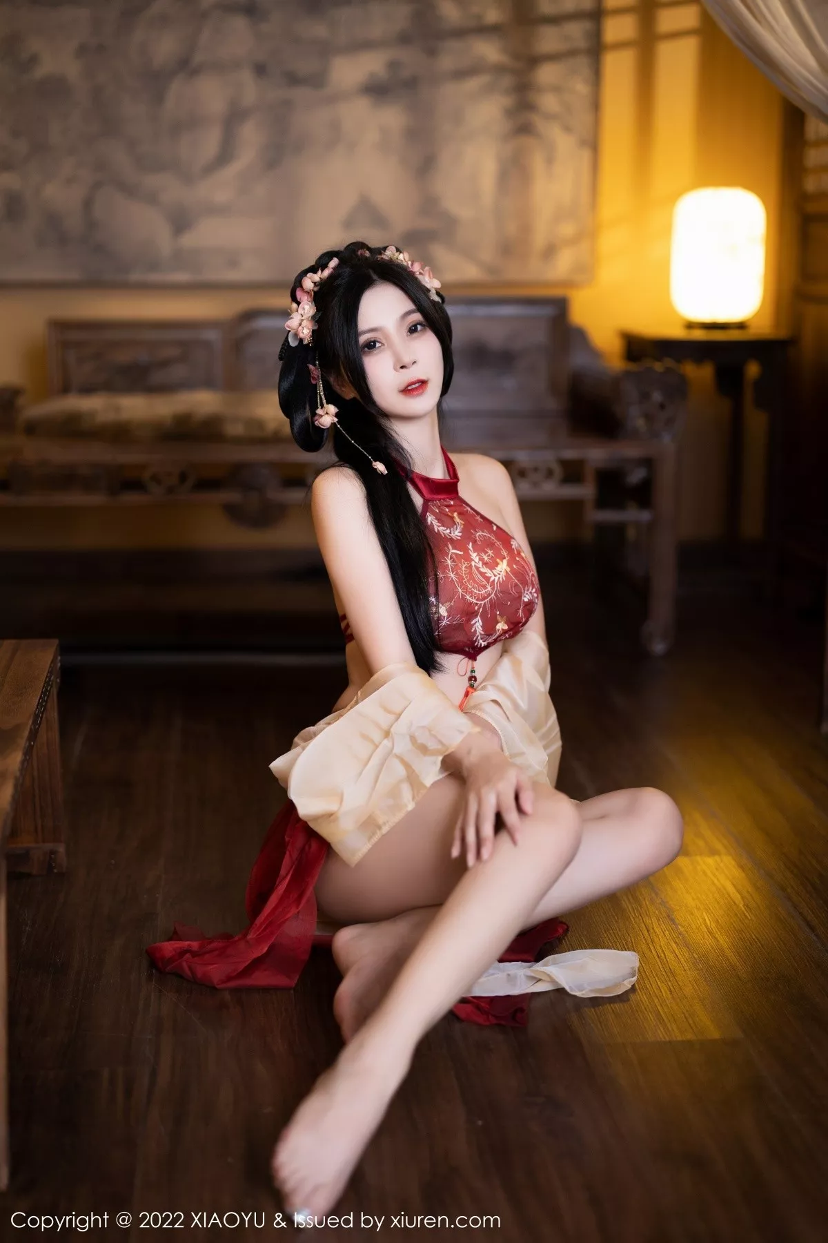 秀人集.com_[XiaoYu画语界]Vol.858_模特小蛮妖Yummy杭州旅拍红色丝绸古装服露白嫩肌肤诱惑写真81P