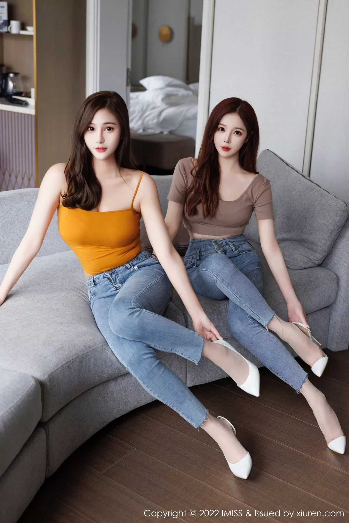 秀人集.com_[IMISS爱蜜社]Vol.697_模特合集女神Lavinia＆LindaLinda脱牛仔裤露性感内衣诱惑写真44P