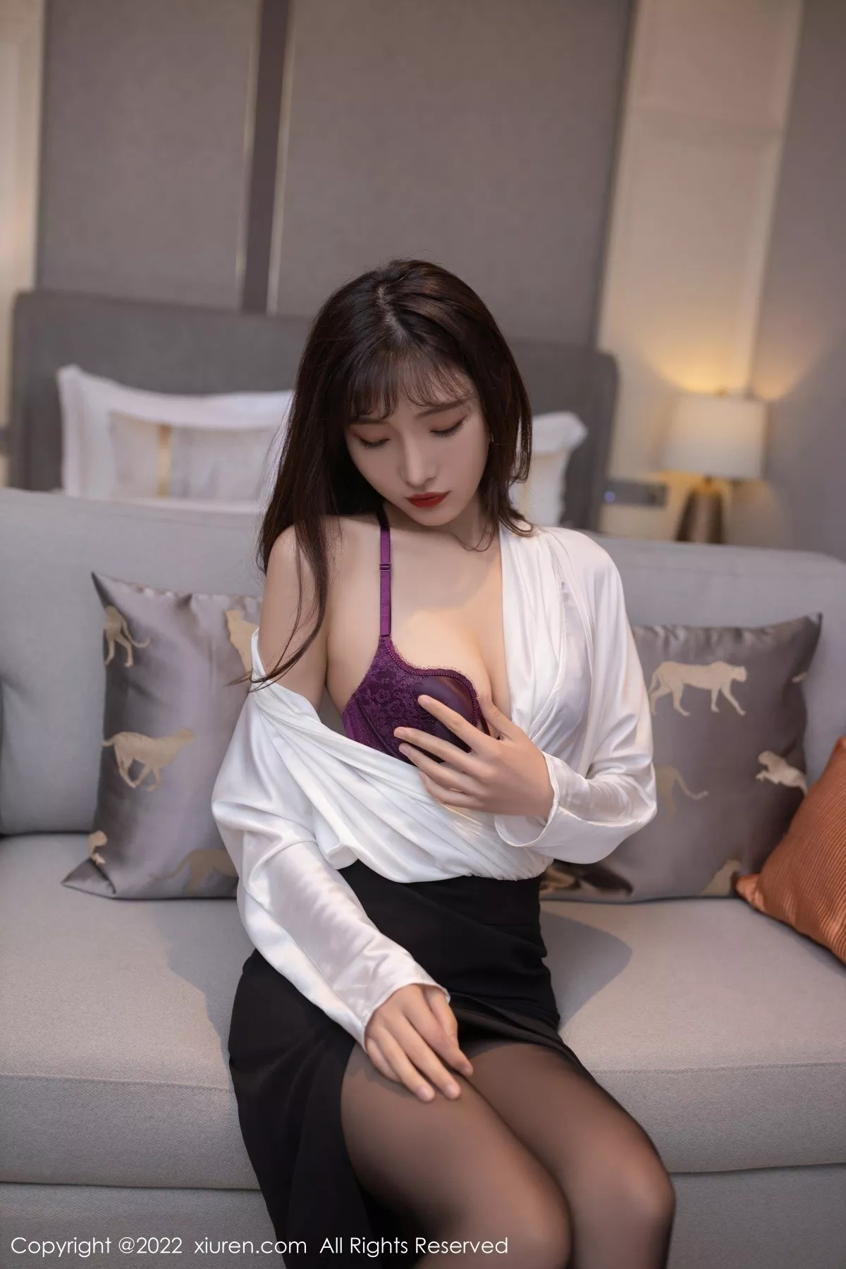 秀人集.com_[XiuRen秀人网]No.5564_模特陆萱萱性感白T配短裙半脱露紫色蕾丝内衣超薄黑丝诱惑写真80P