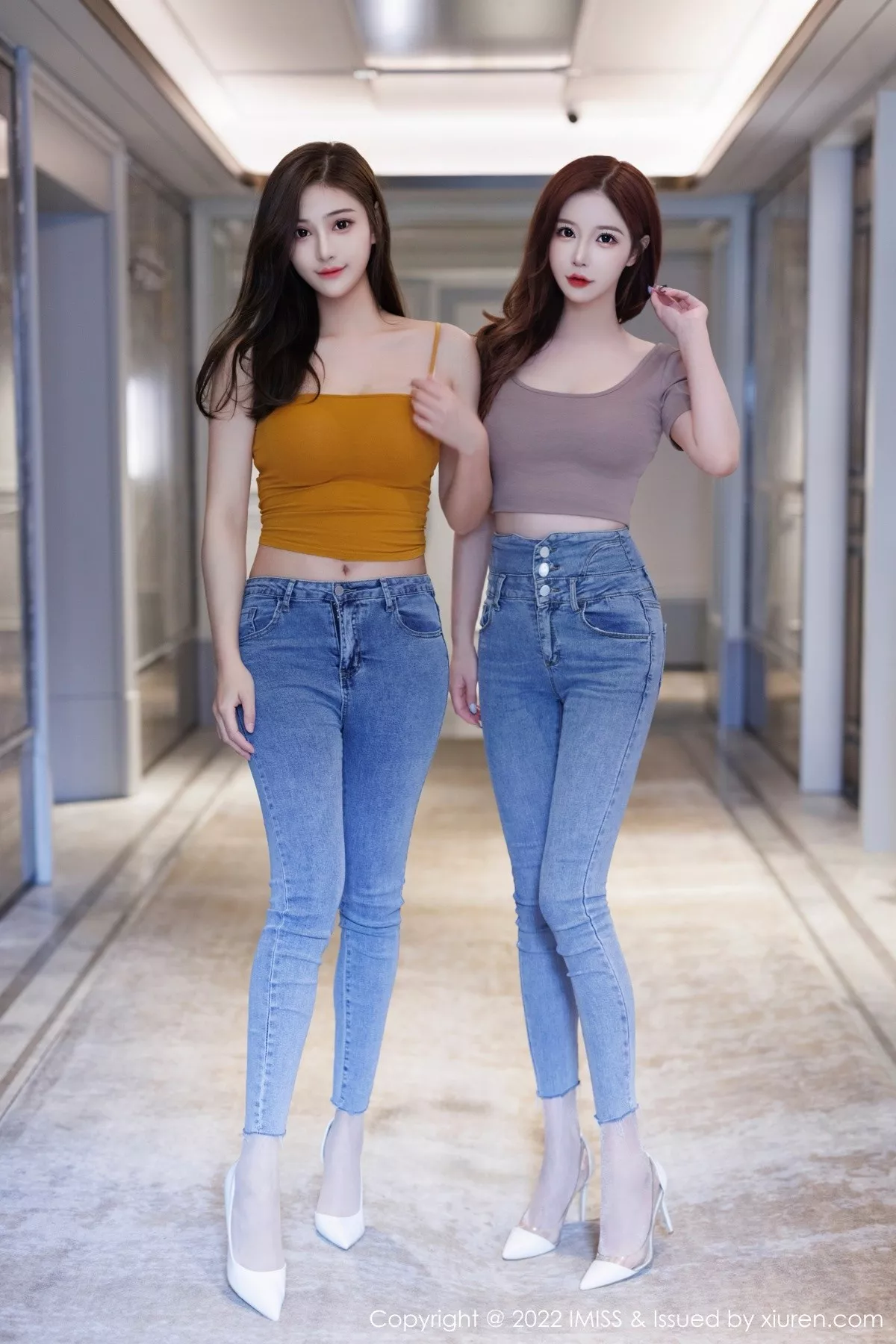 秀人集.com_[IMISS爱蜜社]Vol.697_模特合集女神Lavinia＆LindaLinda脱牛仔裤露性感内衣诱惑写真44P