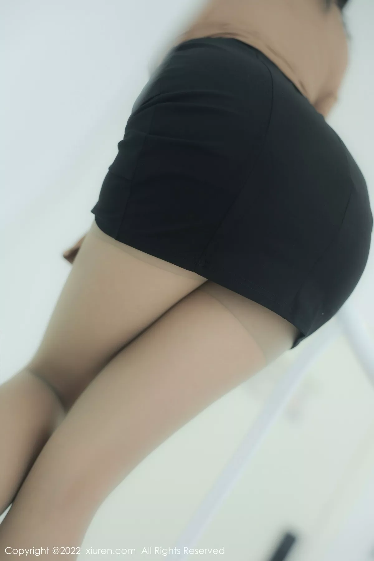 秀人集.com_[XiuRen秀人网]No.5587_模特奶瓶大理旅拍杏色衣配黑短裙露浅色内衣杏色丝袜诱惑写真100P