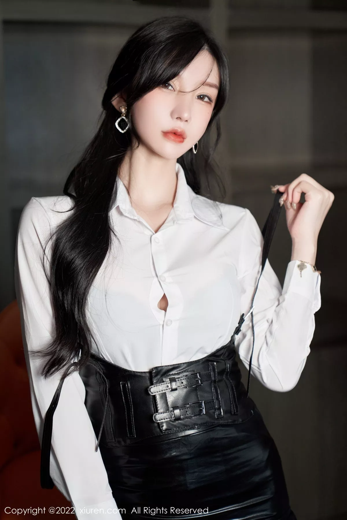 秀人集.com_[XiuRen秀人网]No.5602_女神周于希Sally性感白T配黑皮短裙露黑色蕾丝内衣完美诱惑写真90P