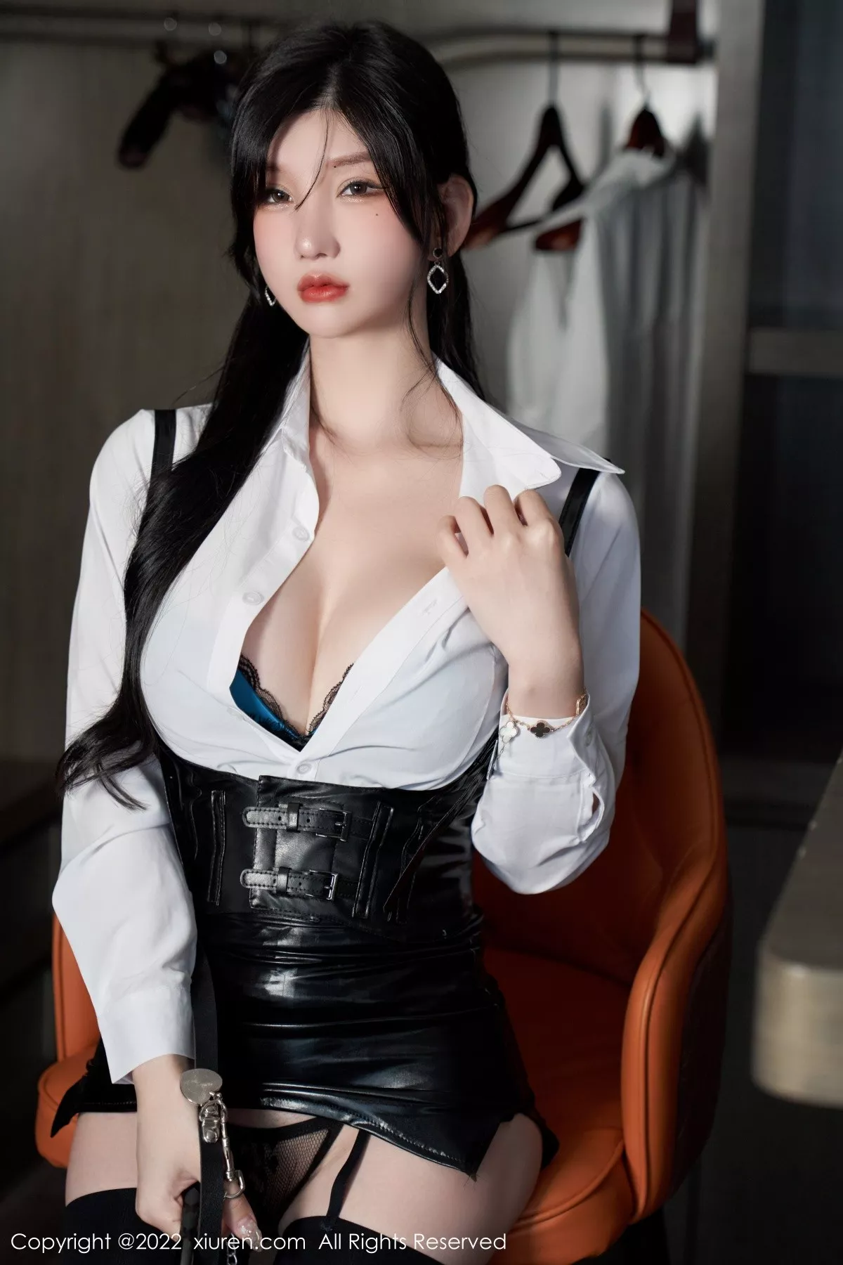 秀人集.com_[XiuRen秀人网]No.5602_女神周于希Sally性感白T配黑皮短裙露黑色蕾丝内衣完美诱惑写真90P