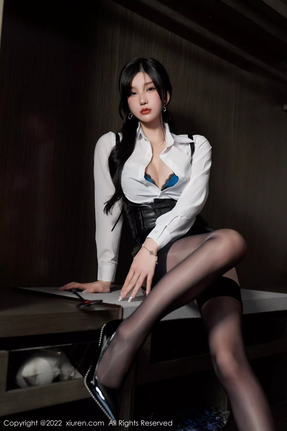 秀人集.com_[XiuRen秀人网]No.5602_女神周于希Sally性感白T配黑皮短裙露黑色蕾丝内衣完美诱惑写真90P