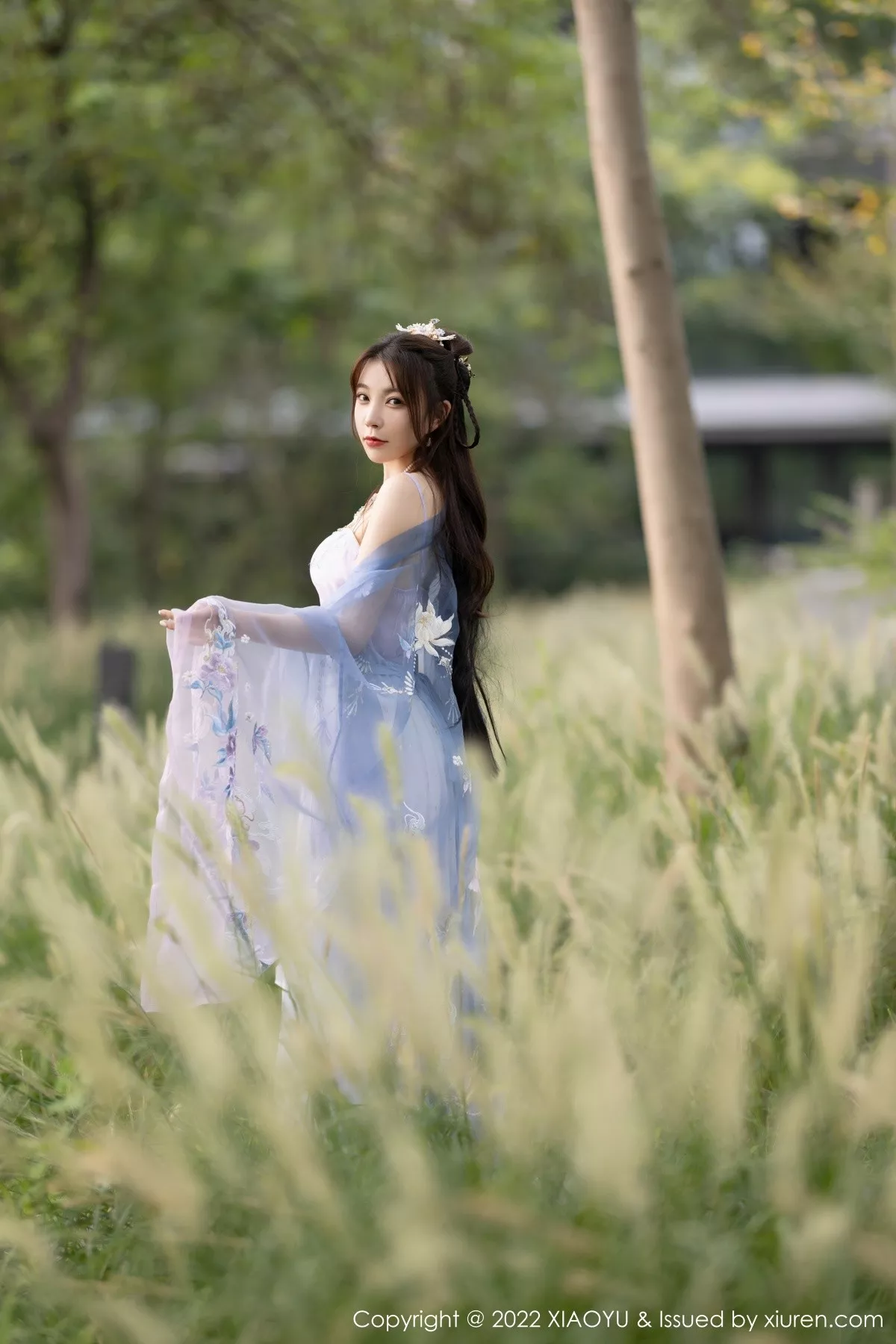 秀人集.com_[XiaoYu画语界]Vol.866_女神徐莉芝Booty杭州旅拍浅紫色古装服配超薄无内肉丝诱惑写真94P