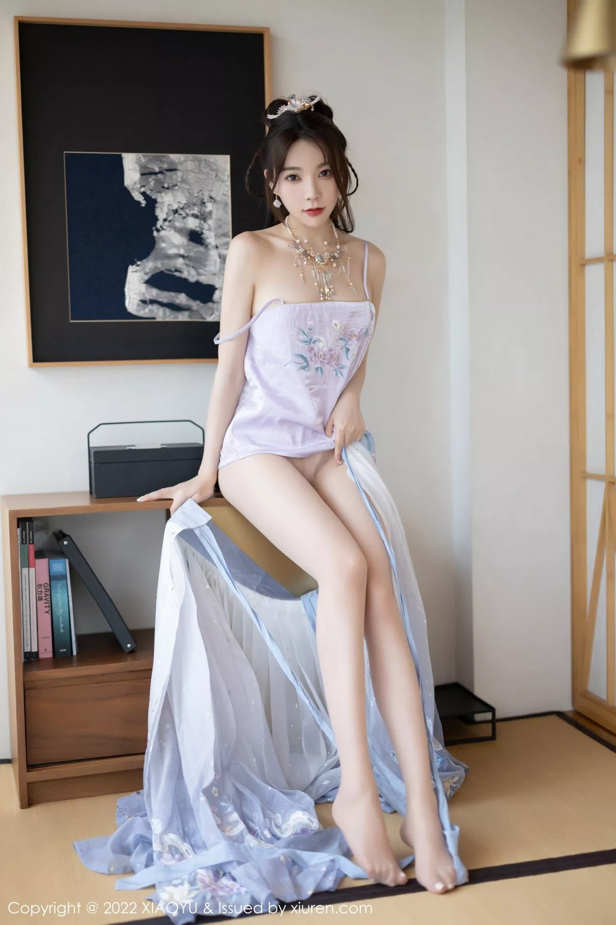 秀人集.com_[XiaoYu画语界]Vol.866_女神徐莉芝Booty杭州旅拍浅紫色古装服配超薄无内肉丝诱惑写真94P