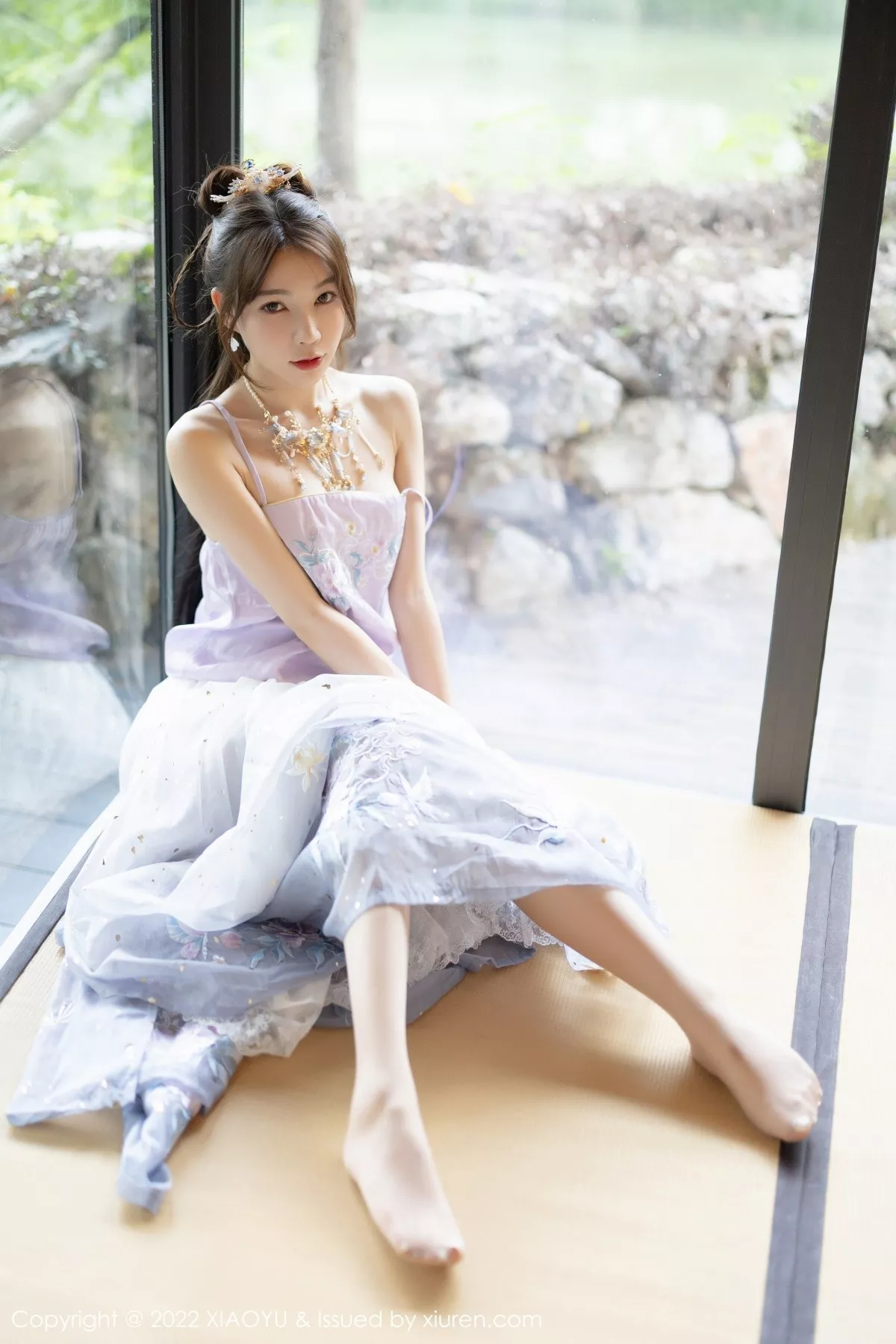 秀人集.com_[XiaoYu画语界]Vol.866_女神徐莉芝Booty杭州旅拍浅紫色古装服配超薄无内肉丝诱惑写真94P