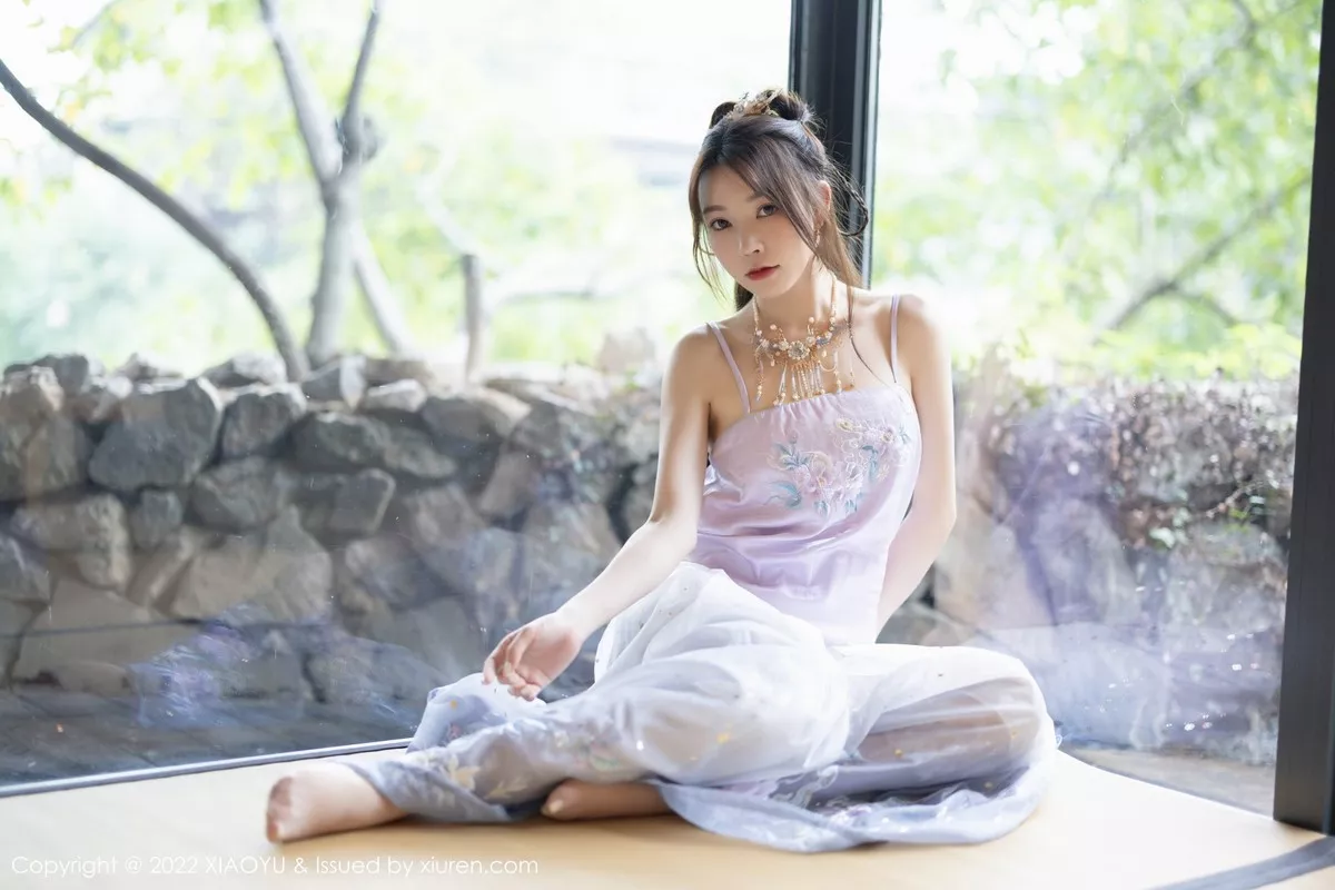 秀人集.com_[XiaoYu画语界]Vol.866_女神徐莉芝Booty杭州旅拍浅紫色古装服配超薄无内肉丝诱惑写真94P