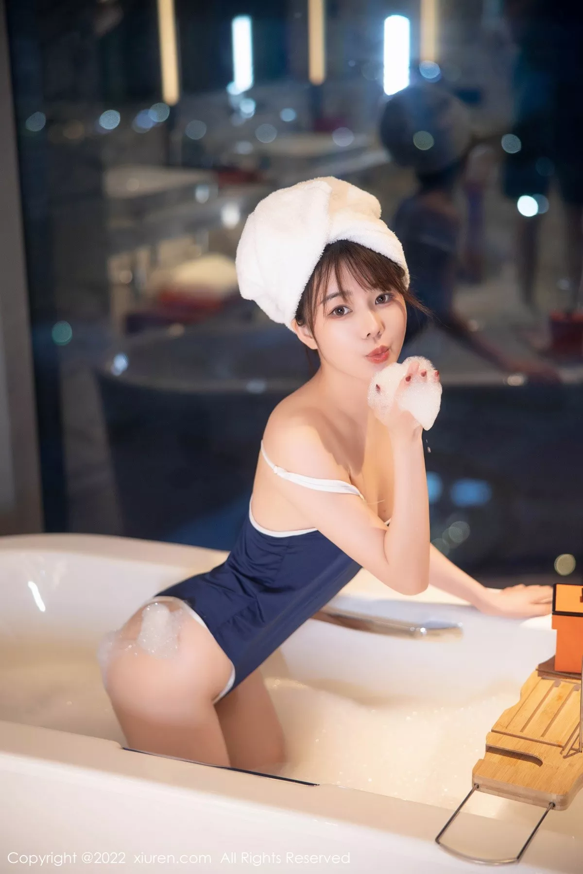 秀人集.com_[XiuRen秀人网]No.5477_模特婠婠么私房浴缸性感深蓝色比基尼湿身泡泡浴撩人诱惑写真76P