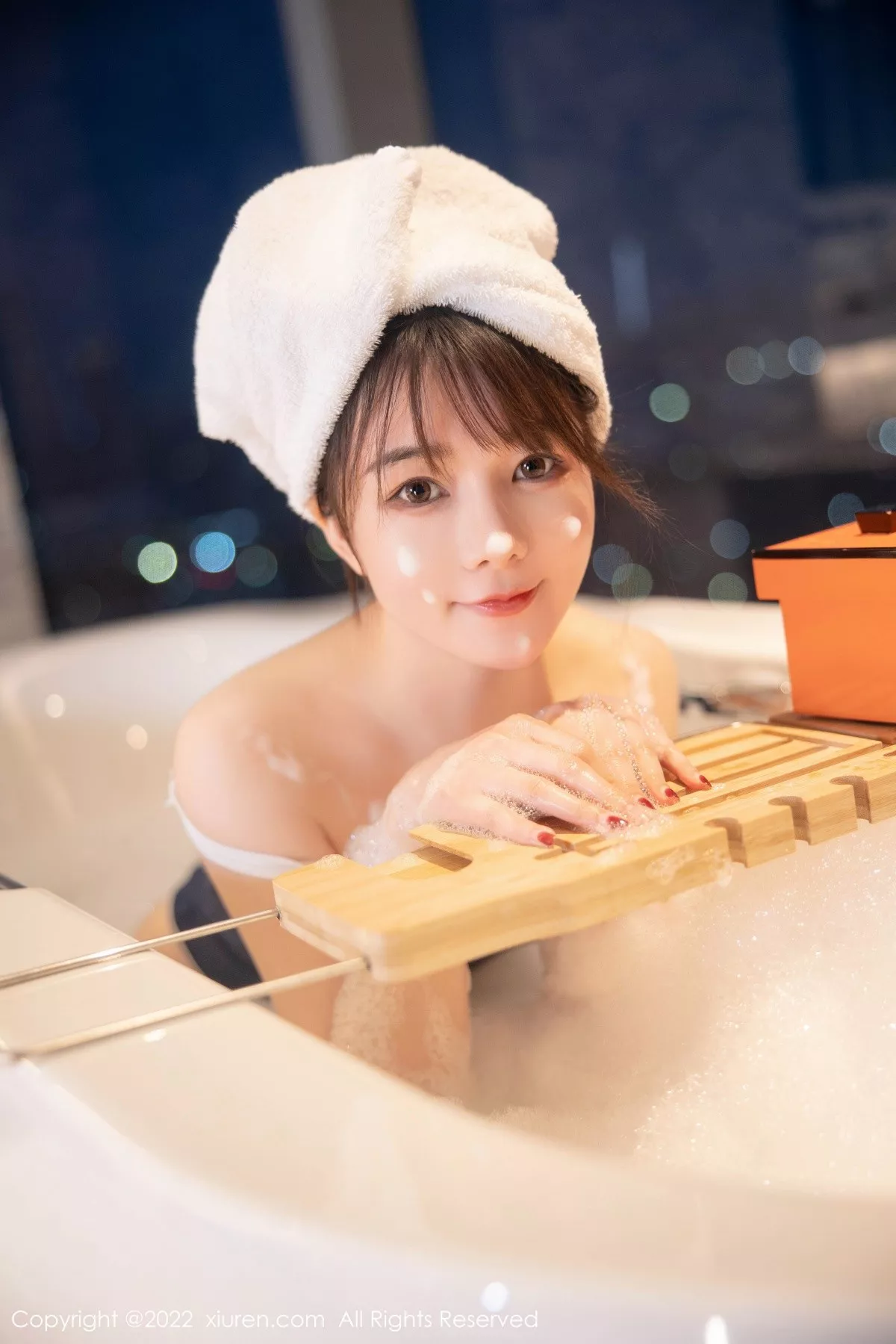 秀人集.com_[XiuRen秀人网]No.5477_模特婠婠么私房浴缸性感深蓝色比基尼湿身泡泡浴撩人诱惑写真76P