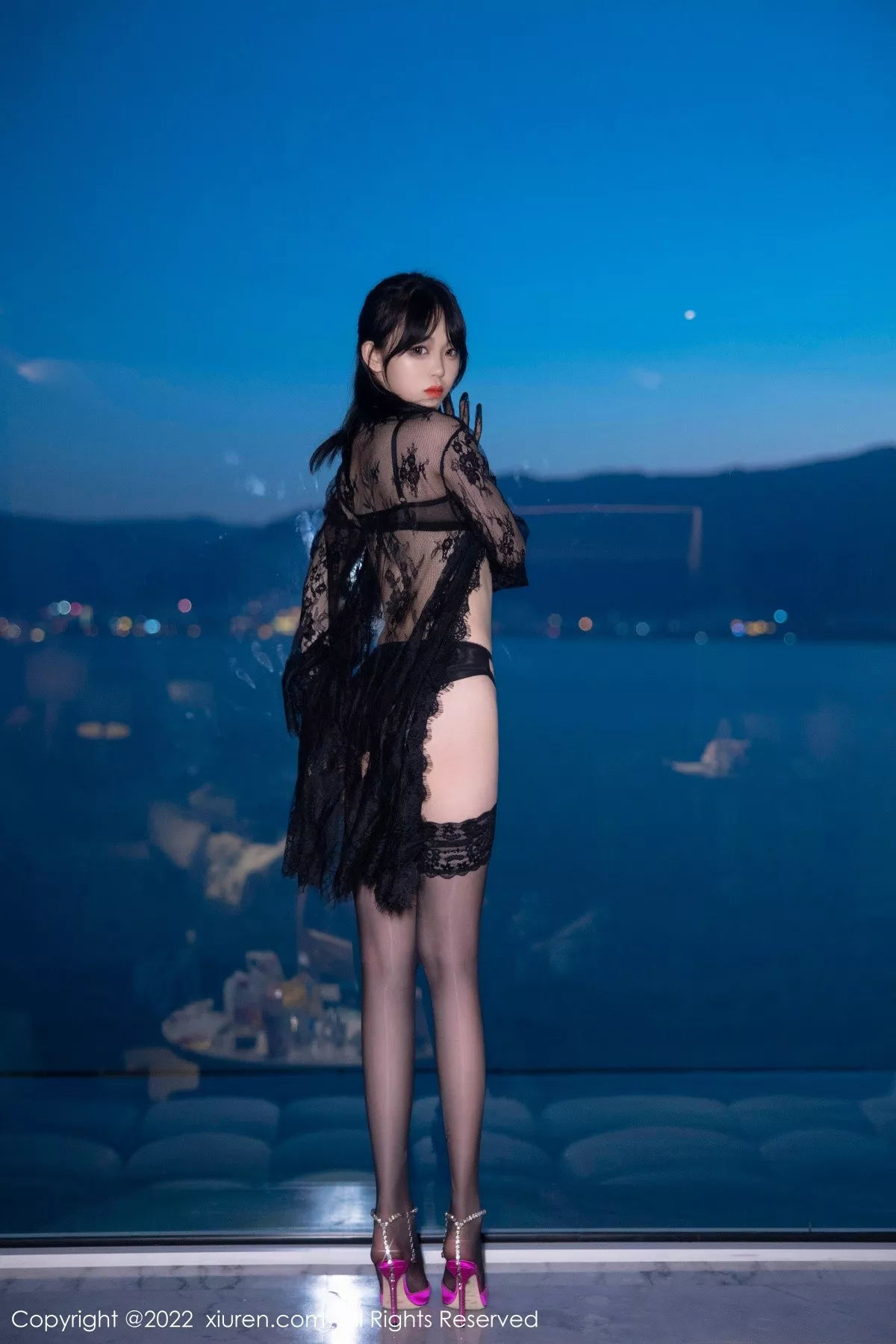 秀人集.com_[XiuRen秀人网]No.5491_模特奶瓶大理旅拍性感黑网纱披风露黑色轻透内衣极致魅惑写真70P