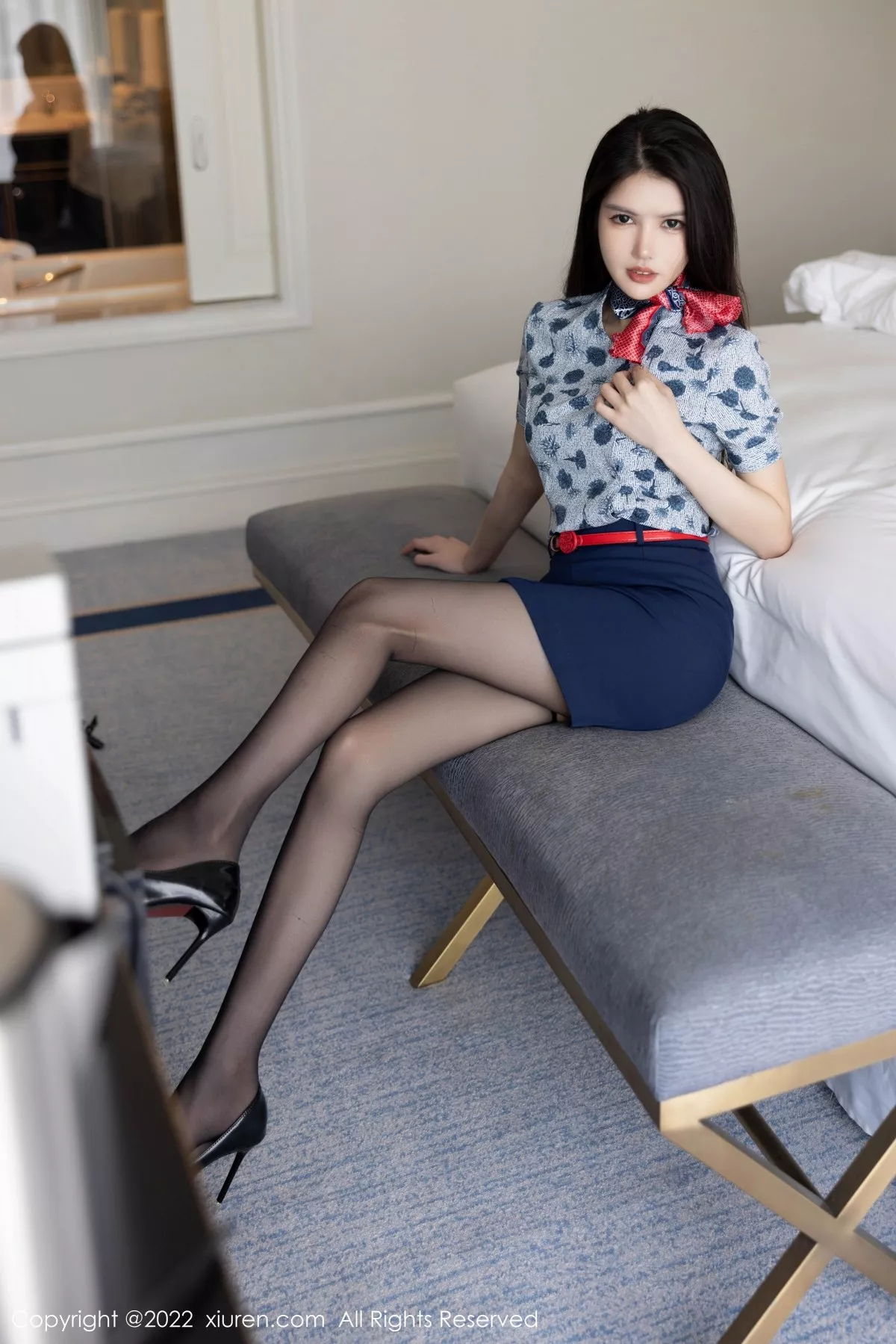 秀人集.com_[XiuRen秀人网]No.5492_模特媛媛酱belle心愿旅拍半脱空姐制服露蕾丝内衣极致诱惑写真78P