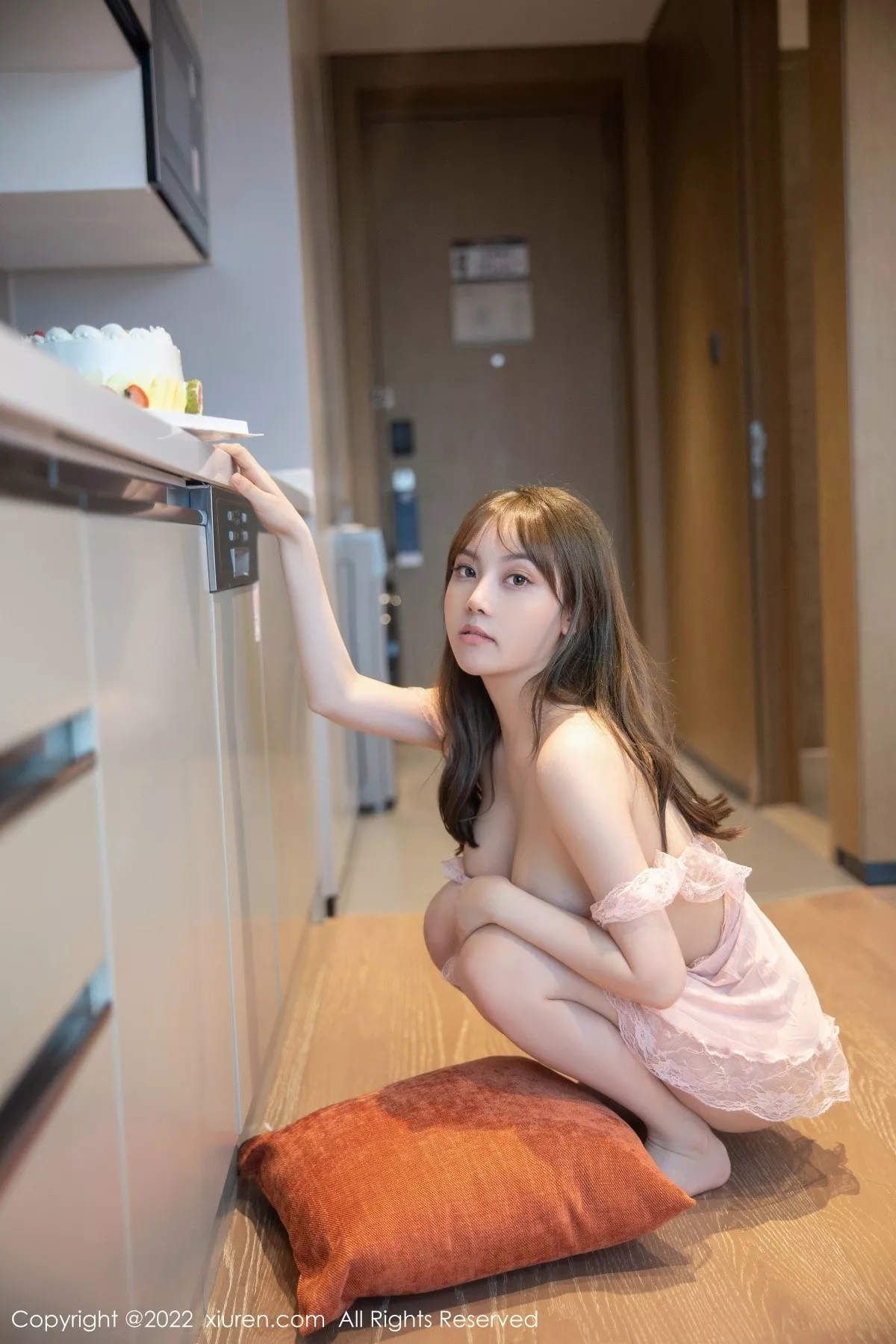 秀人集.com_[XiuRen秀人网]No.5497_模特豆瓣酱私房性感粉色轻透睡裙真空秀豪乳翘臀惹火诱惑写真90P