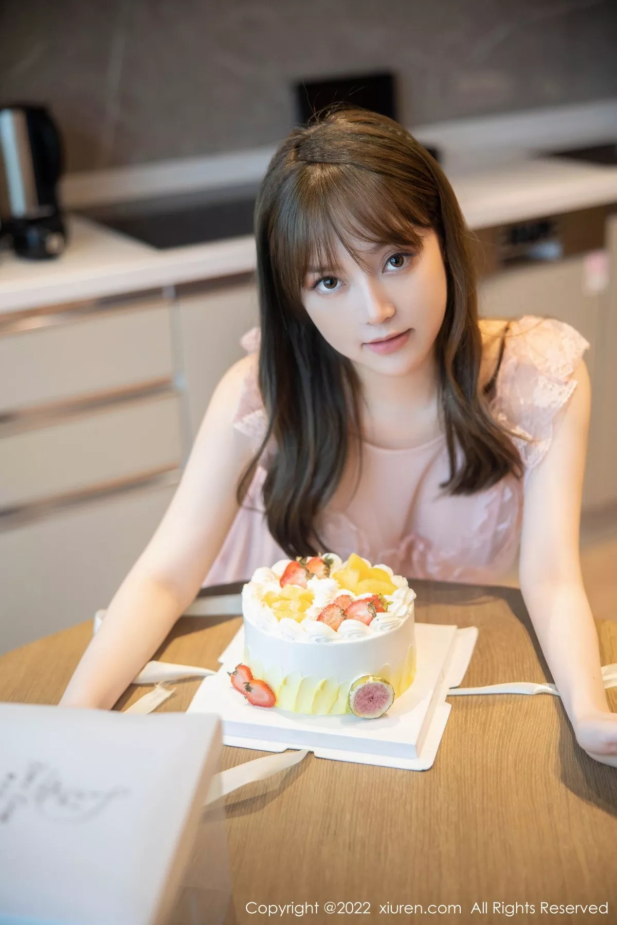 秀人集.com_[XiuRen秀人网]No.5497_模特豆瓣酱私房性感粉色轻透睡裙真空秀豪乳翘臀惹火诱惑写真90P