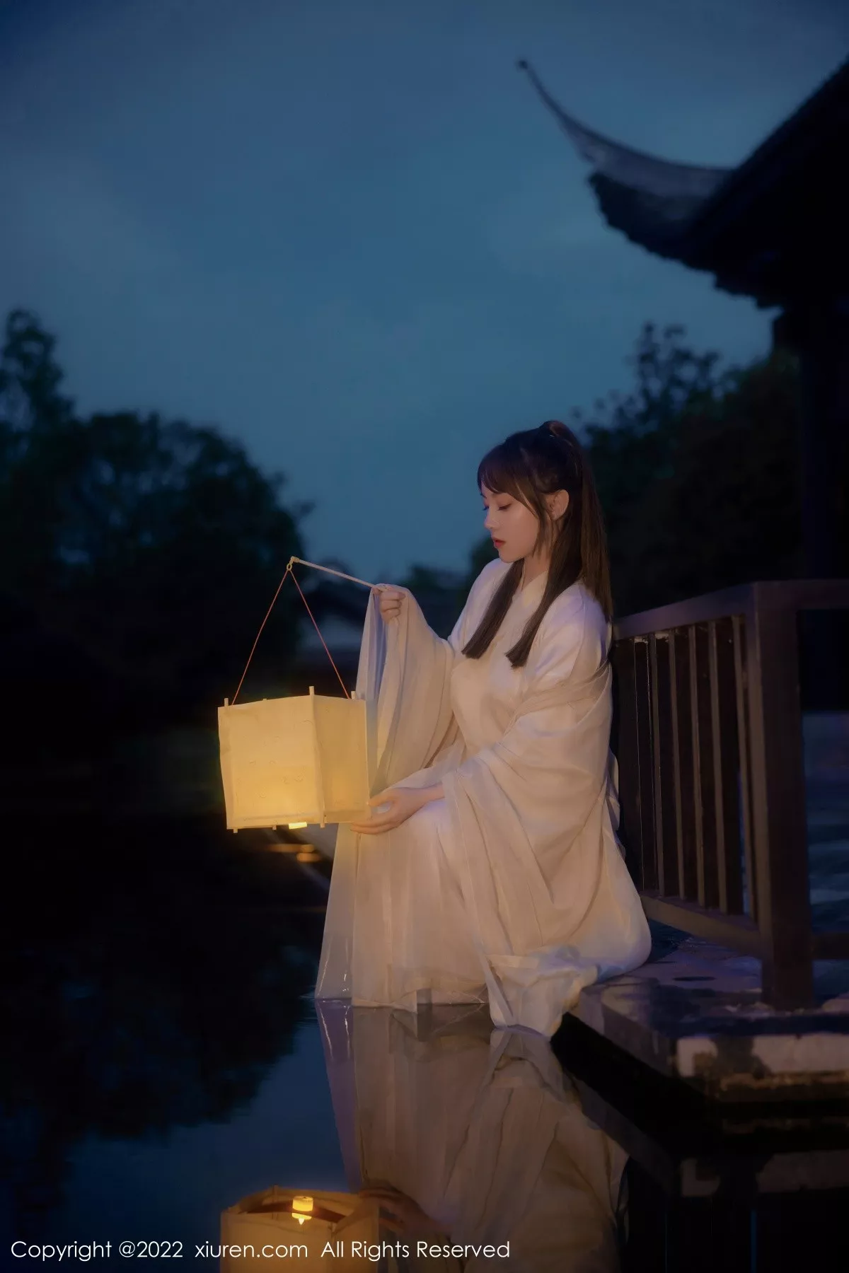 秀人集.com_[XiuRen秀人网]No.5653_模特豆瓣酱私房性感白色古装服饰半脱露白嫩豪乳惹火诱惑写真77P