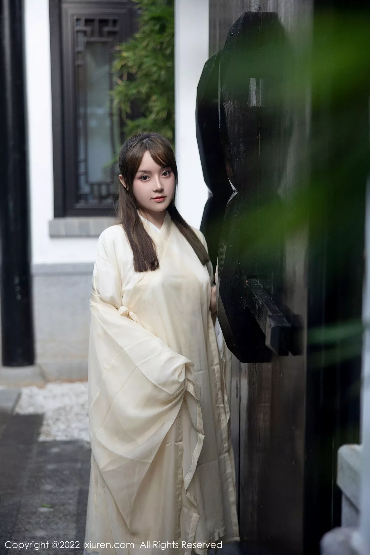 秀人集.com_[XiuRen秀人网]No.5653_模特豆瓣酱私房性感白色古装服饰半脱露白嫩豪乳惹火诱惑写真77P