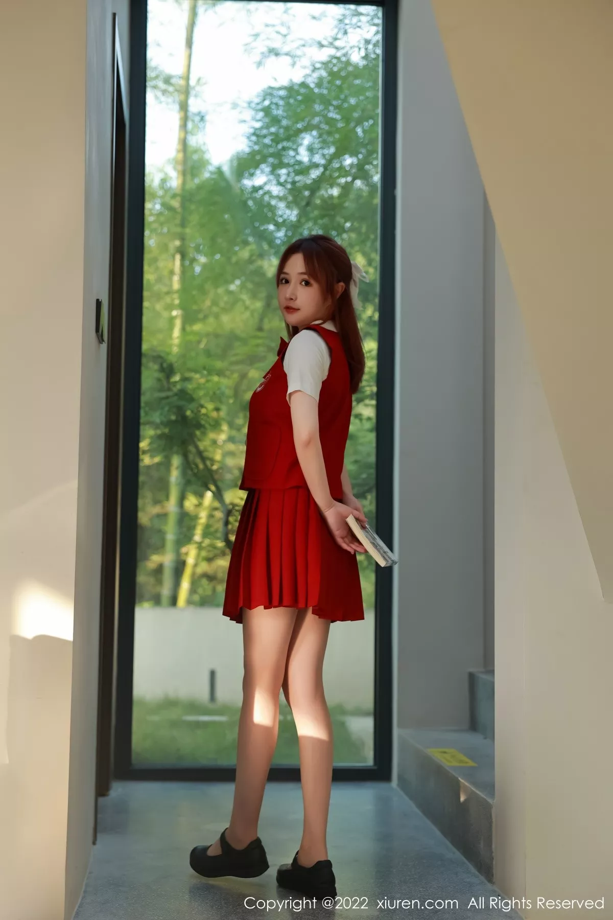 秀人集.com_[XiuRen秀人网]No.5652_模特养乐多DoDo性感红色学妹服饰露浅色内衣原色丝袜诱惑写真56P