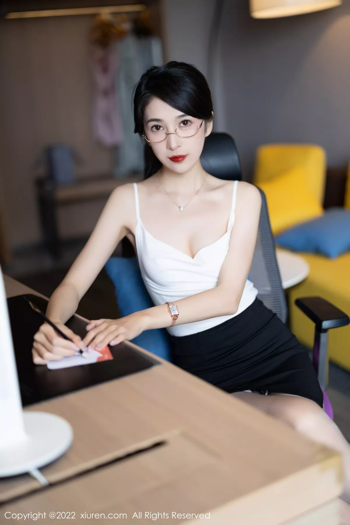 秀人集.com_[XiuRen秀人网]No.5656_模特林乐一白色吊带衣配黑短裙露开档灰丝秀曼妙身姿诱惑写真90P