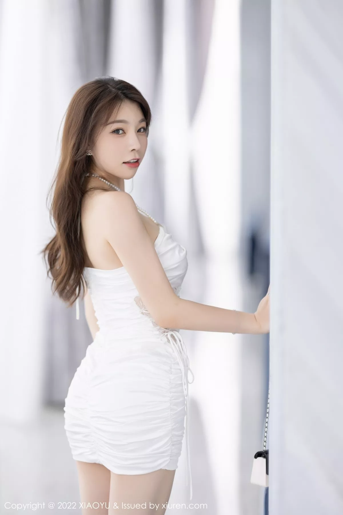 秀人集.com_[XiaoYu画语界]Vol.874_女神徐莉芝Booty白色露肩连衣短裙露性感轻透内衣撩人诱惑写真84P