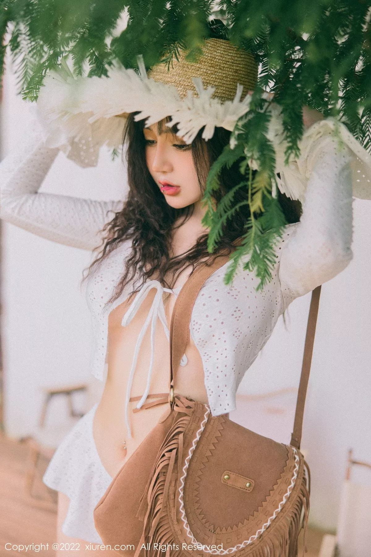 秀人集.com_[XiuRen秀人网]No.5683_模特文静儿户外性感白色缕空服饰秀魔鬼身材浑圆翘臀诱惑写真84P