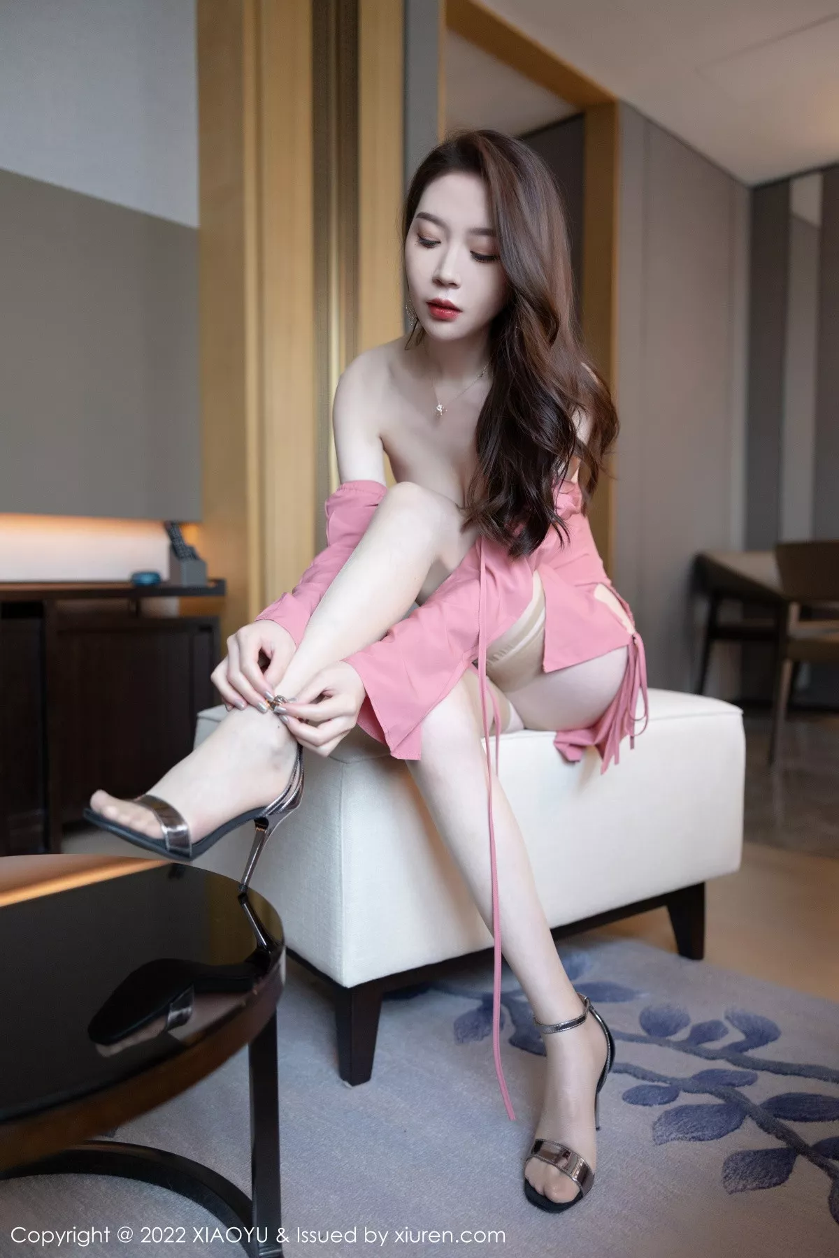 秀人集.com_[XiaoYu画语界]Vol.879_模特梦心玥红灰色连衣裙+性感黑色比基尼秀曼妙身材诱惑写真86P