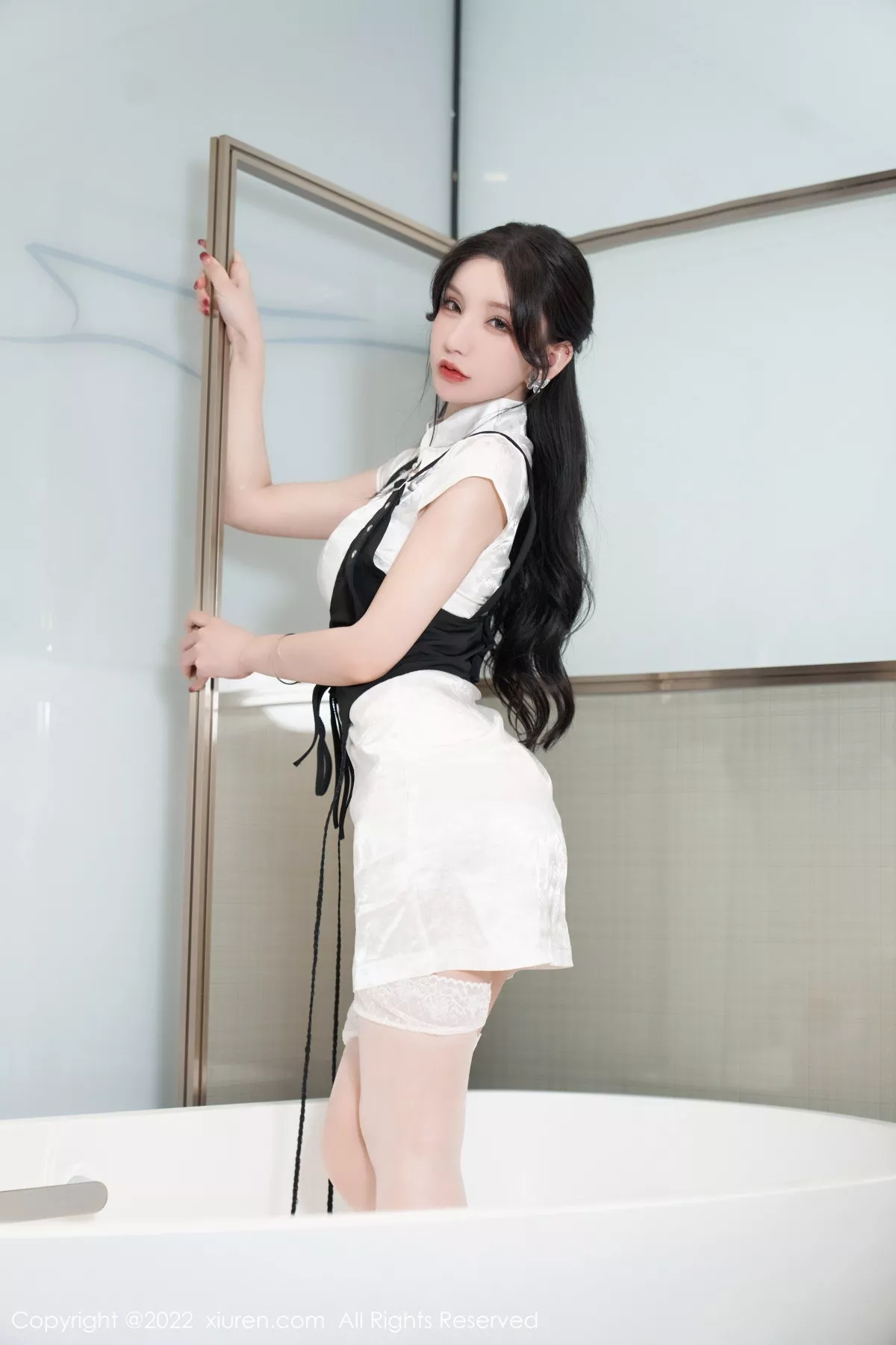 秀人集.com_[XiuRen秀人网]No.5701_女神周于希Sally浴缸场景脱白色旗袍服露白色蕾丝内衣诱惑写真75P