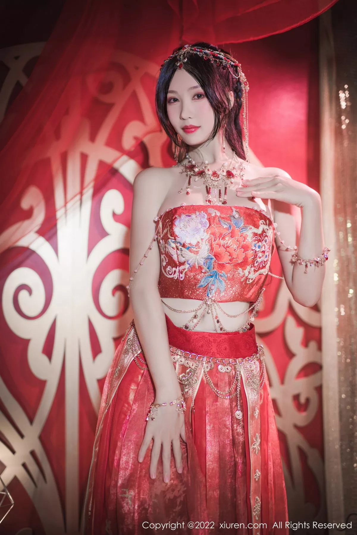 秀人集.com_[XiuRen秀人网]No.5699_模特利世性感西域舞娘扮演红色薄纱连衣裙秀曼妙身姿诱惑写真63P