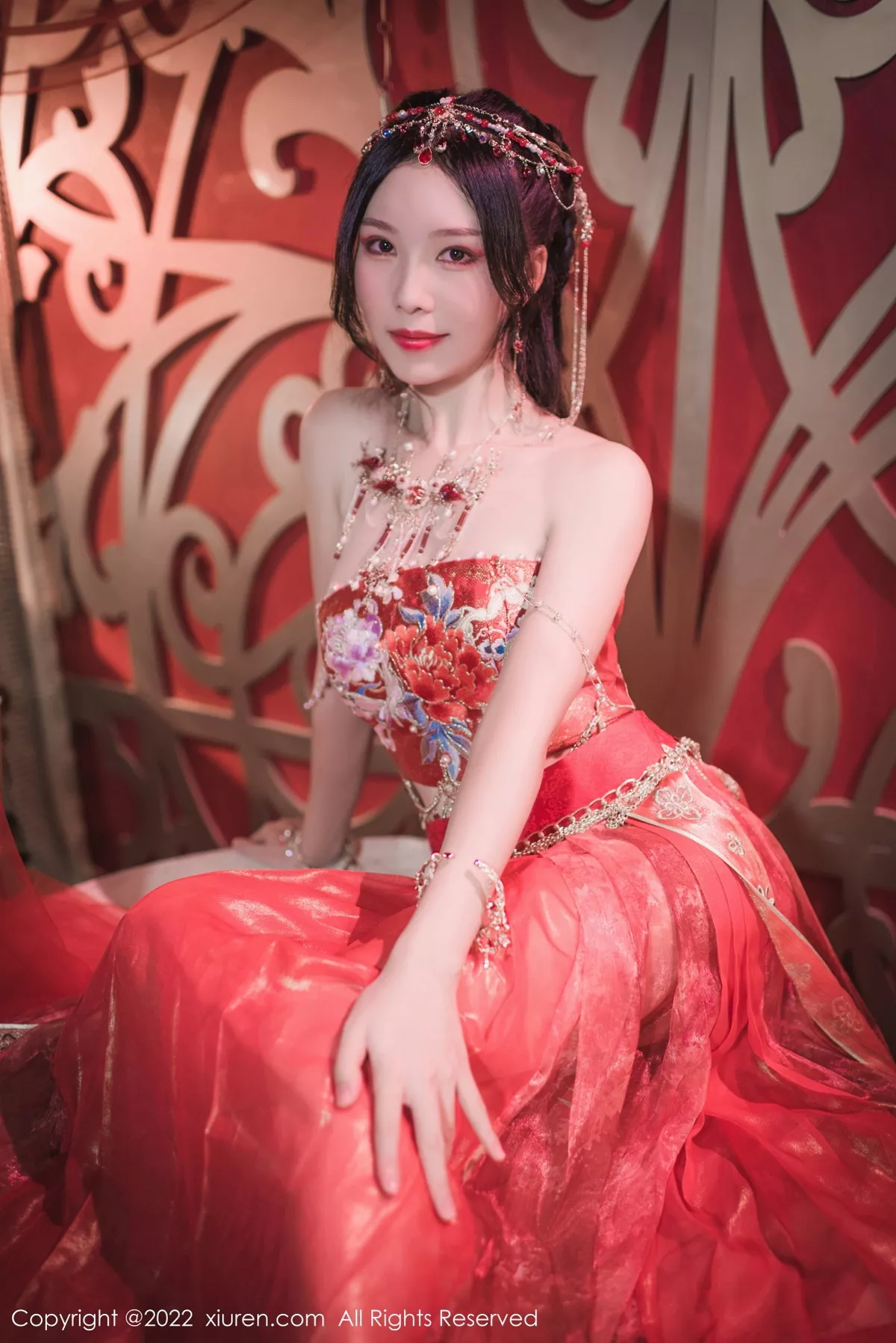 秀人集.com_[XiuRen秀人网]No.5699_模特利世性感西域舞娘扮演红色薄纱连衣裙秀曼妙身姿诱惑写真63P