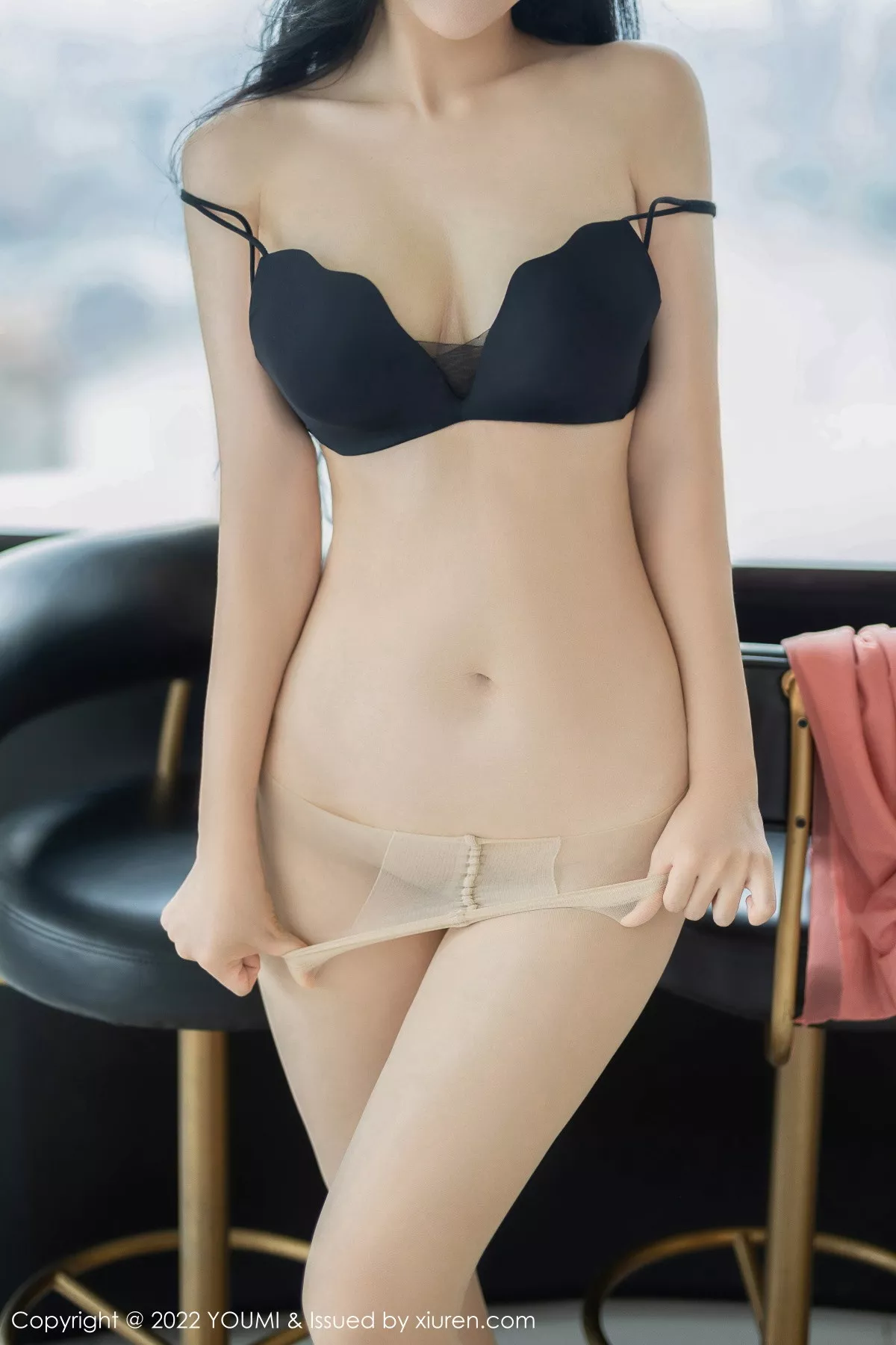 秀人集.com_[YouMi尤蜜荟]Vol.852_女神刘钰儿性感浅色连衣裙露黑色内衣配无内肉丝惹火诱惑写真71P