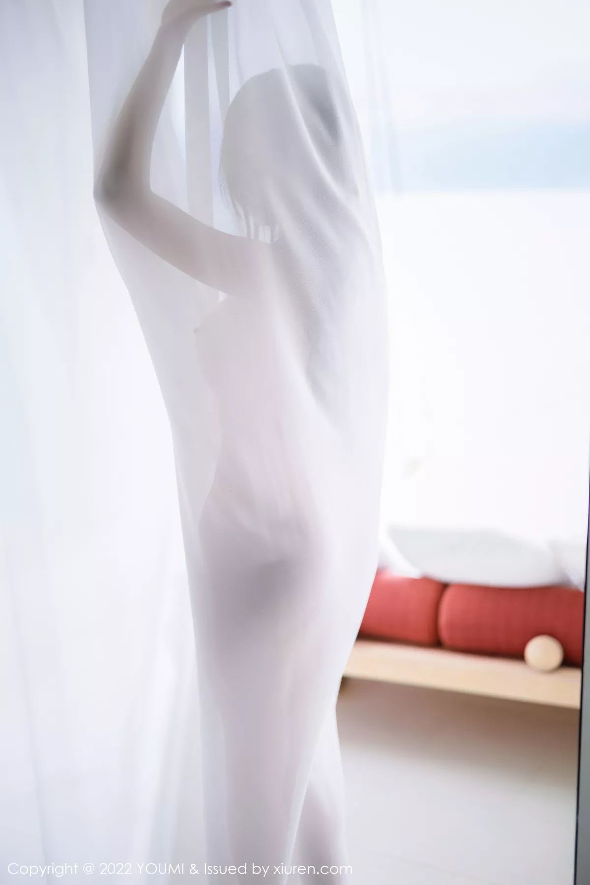 秀人集.com_[YouMi尤蜜荟]Vol.853_女神奶瓶土肥圆大理旅拍白色露肩连衣长裙秀翘臀美腿诱惑写真102P