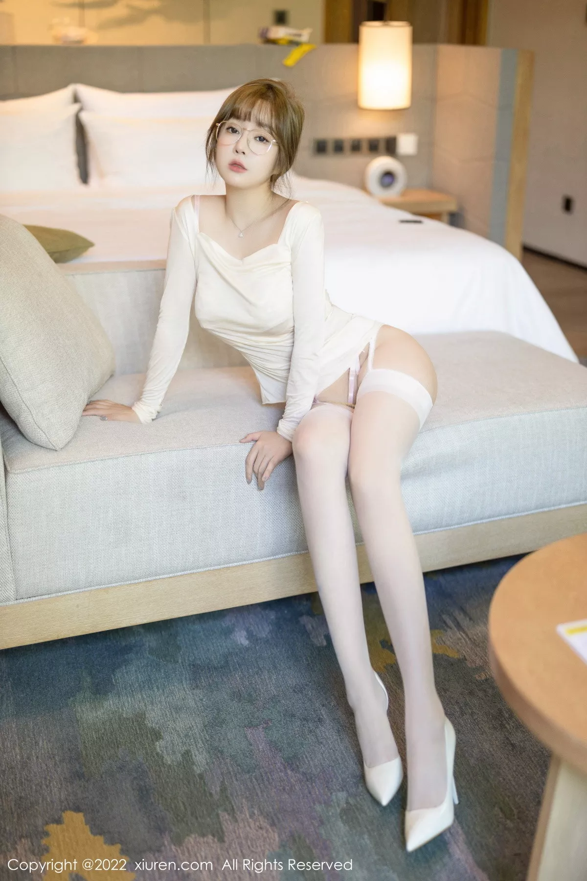 秀人集.com_[XiuRen秀人网]No.5712_女神王雨纯私房性感白色服配白丝吊袜秀曼妙身材迷人诱惑写真57P