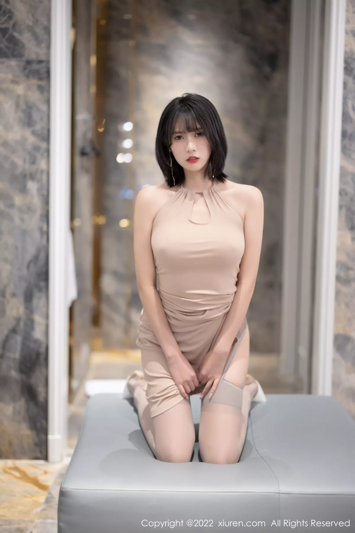 秀人集.com_[XiuRen秀人网]No.5720_模特林子遥私房浴室性感浅色收身连衣裙配灰丝袜迷人诱惑写真84P