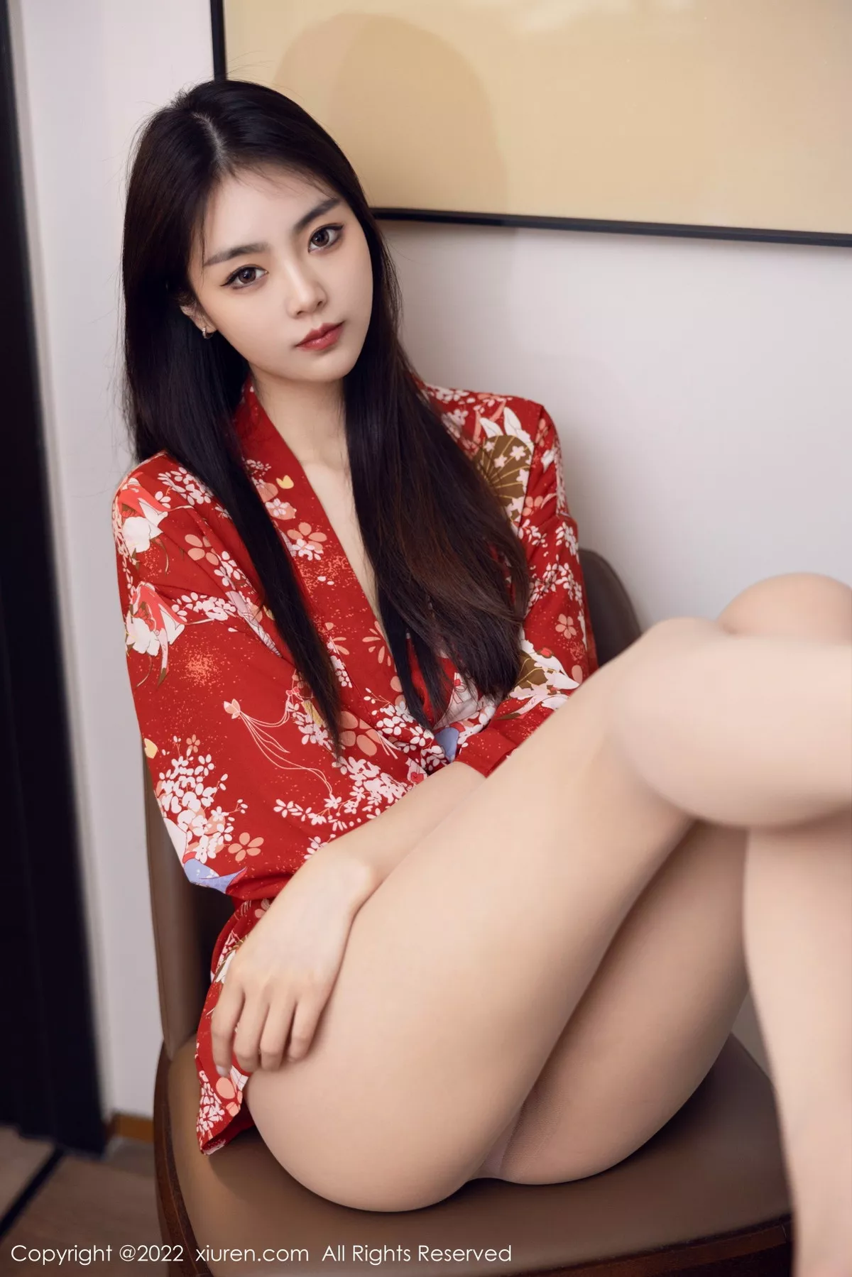 秀人集.com_[XiuRen秀人网]No.5736_模特可乐Vicky红色图案服饰配超薄无内肉丝秀翘臀美腿诱惑写真53P