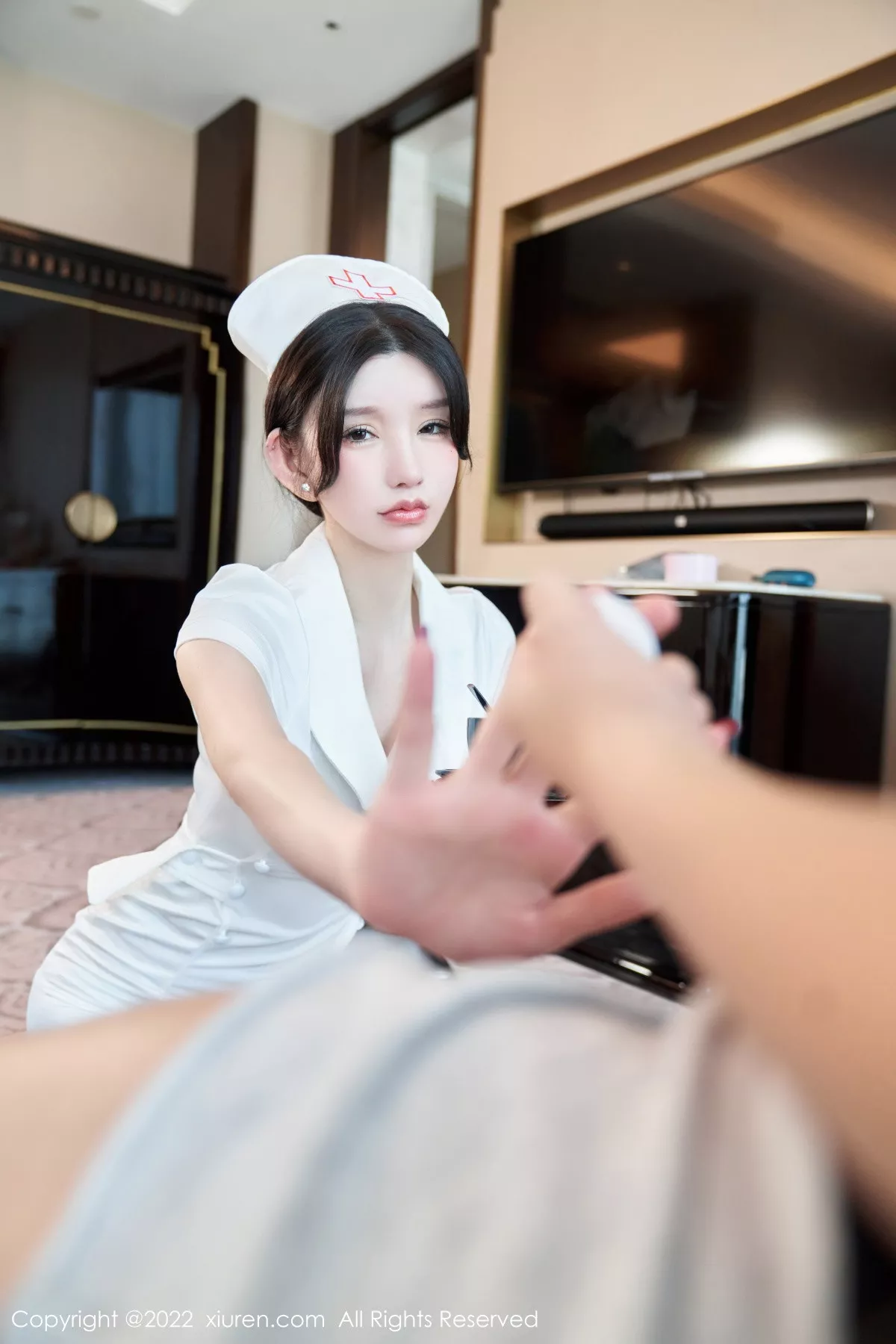 秀人集.com_[XiuRen秀人网]No.5746_女神周于希Sally脱白色护士制服露性感内衣配白丝吊袜诱惑写真80P