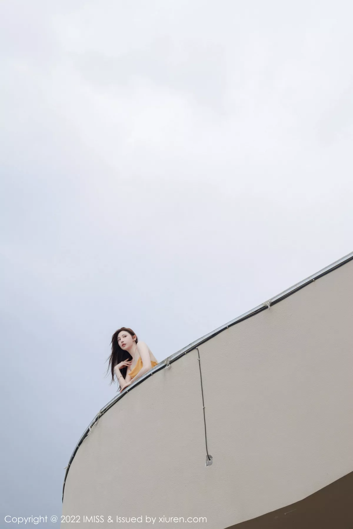 秀人集.com_[IMISS爱蜜社]Vol.706_气质女神Lynn刘奕宁户外场景性感白色长裙秀曼妙身材迷人写真41P