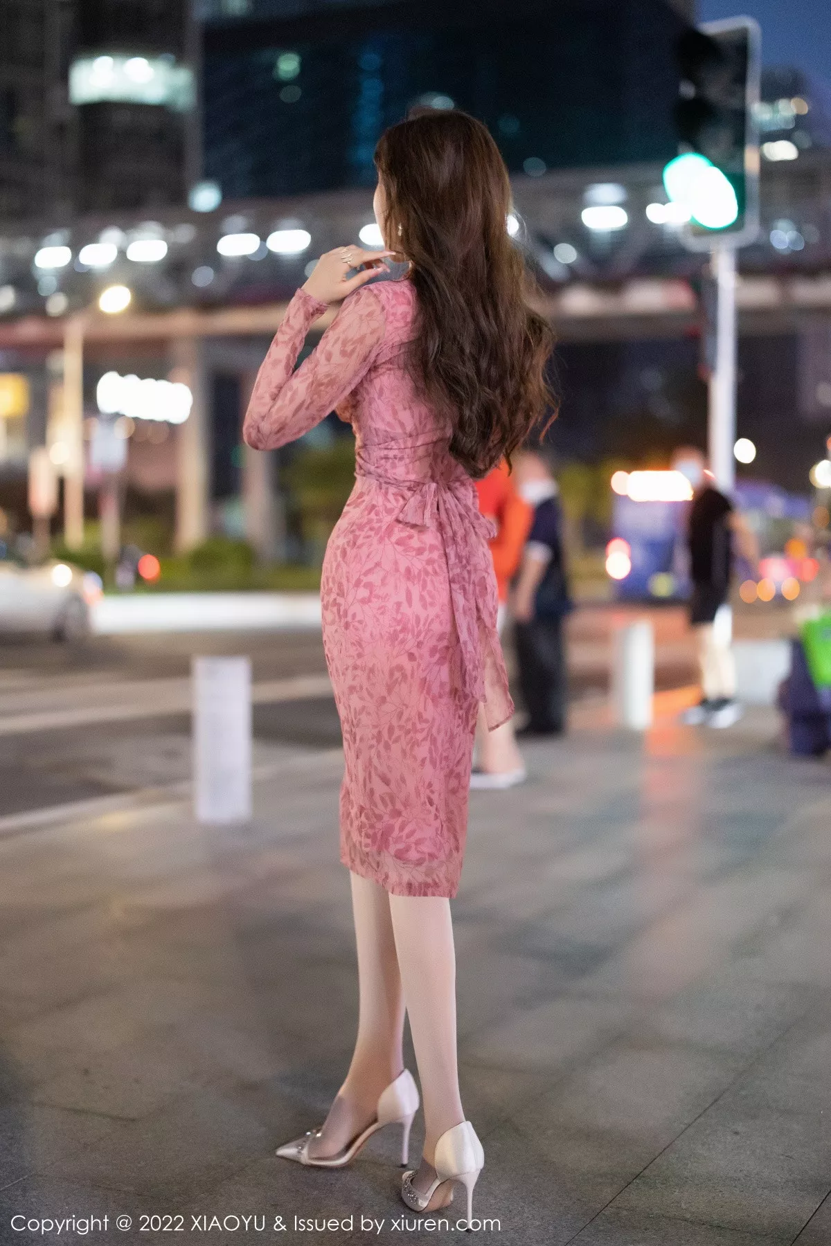 秀人集.com_[XiaoYu画语界]Vol.899_女神王馨瑶yanni脱浅红连衣短裙露白色内衣配超薄肉丝诱惑写真82P