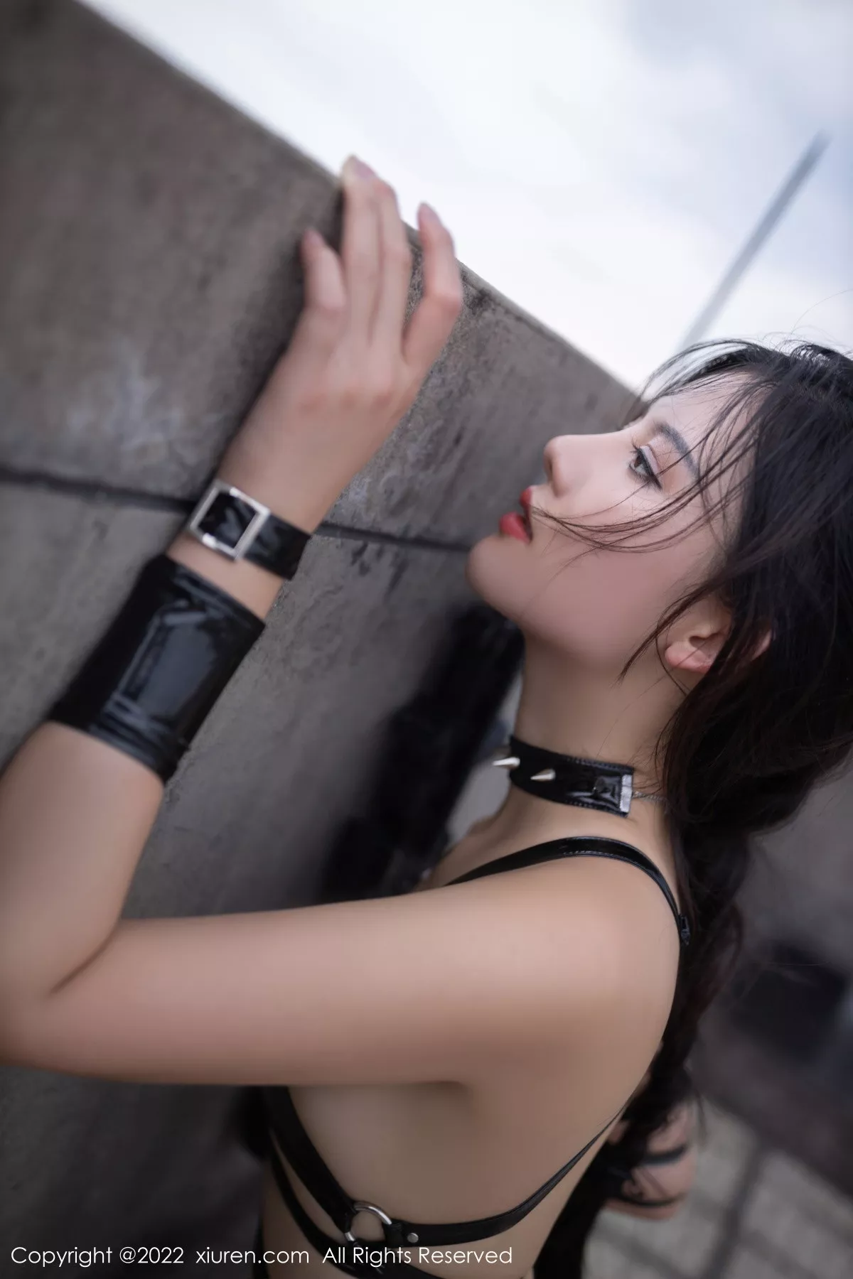 秀人集.com_[XiuRen秀人网]No.5832_模特就是阿朱啊特工扮演黑色皮质情趣战警服秀绝美身姿诱惑写真83P