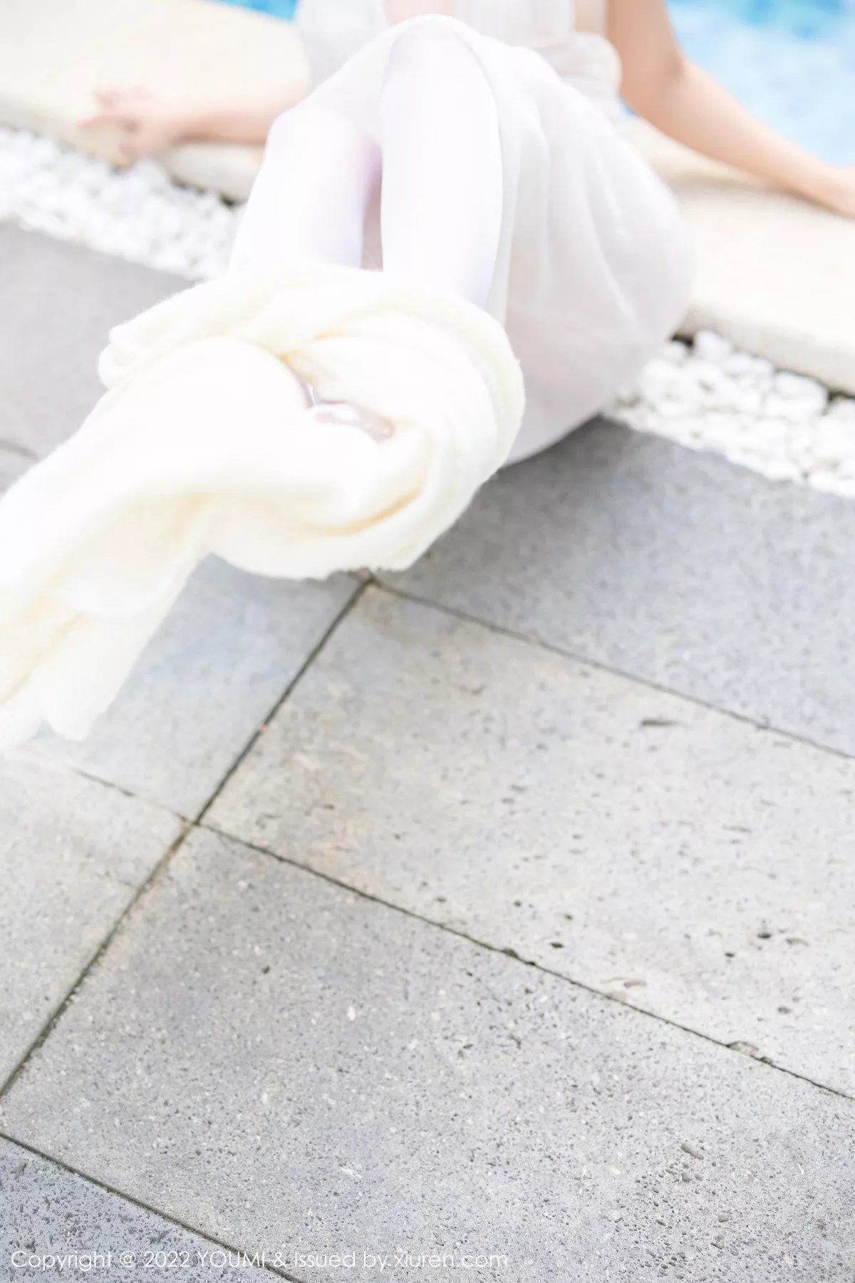 秀人集.com_[YouMi尤蜜荟]Vol.862_模特张思允Nice泳池场景白色连衣裙配开档白丝袜极致魅惑写真68P