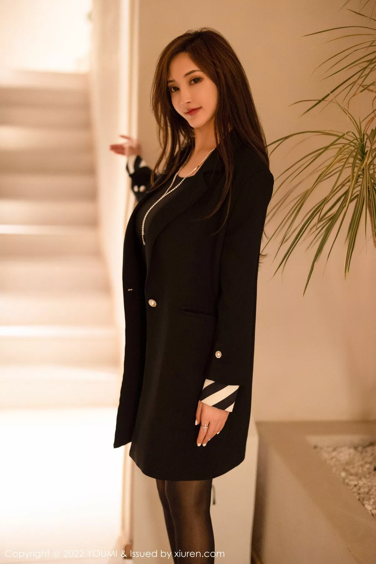 秀人集.com_[YouMi尤蜜荟]Vol.863_女神奶瓶土肥圆黑色露肩连衣裙配超薄黑丝秀丰满身材诱惑写真86P