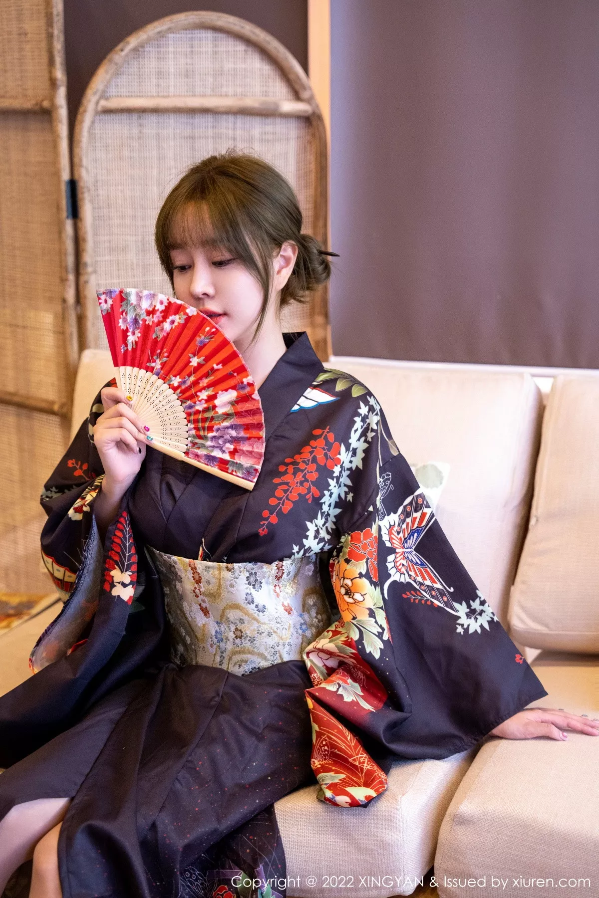 秀人集.com_[XINGYAN星颜社]VOL.154_女神王雨纯脱深色日式和服露性感白色内衣配超薄肉丝诱惑写真82P