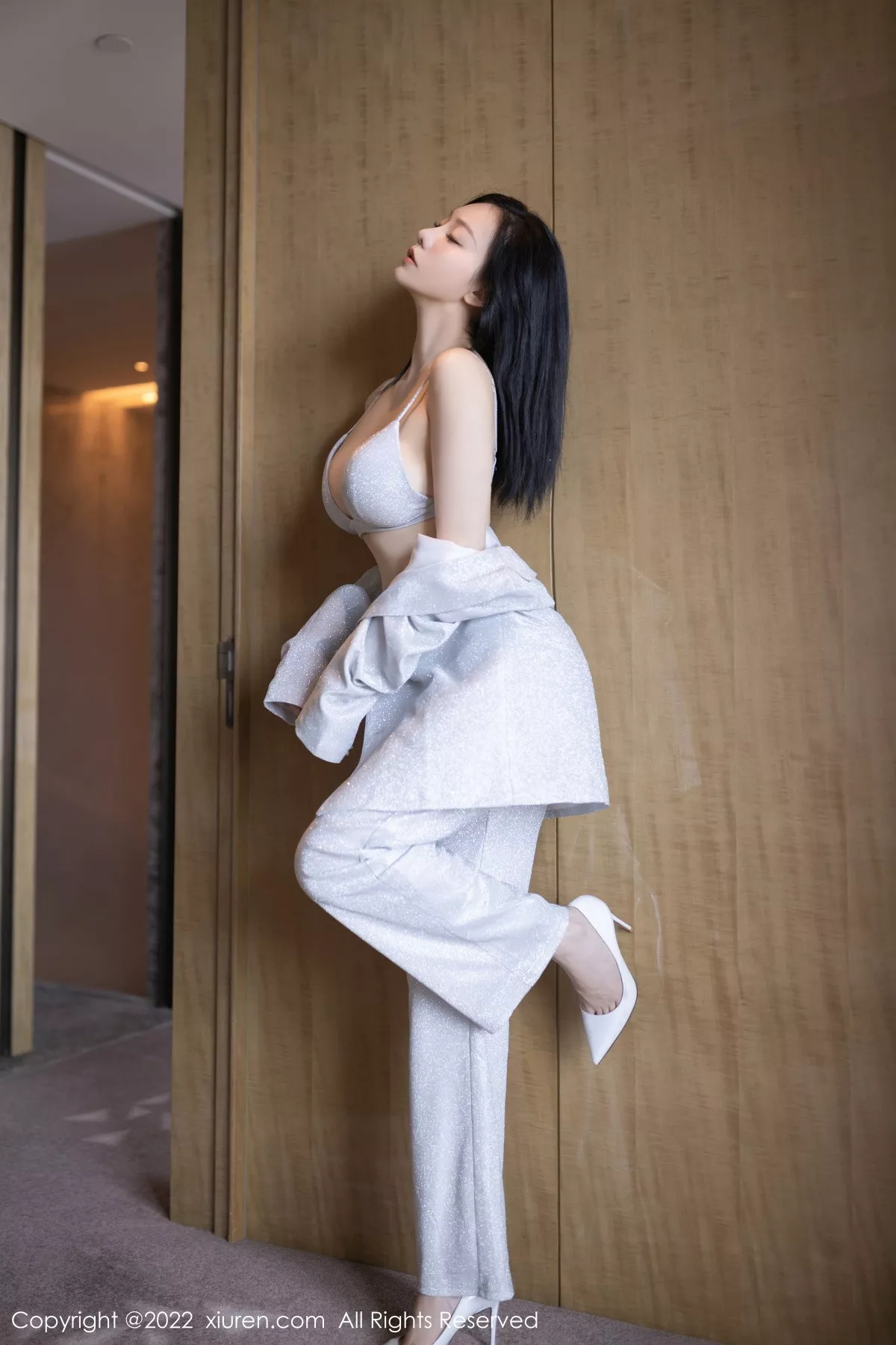 秀人集.com_[XiuRen秀人网]No.5859_模特安然anran脱银色西服露性感银色内衣秀完美身材诱惑写真76P